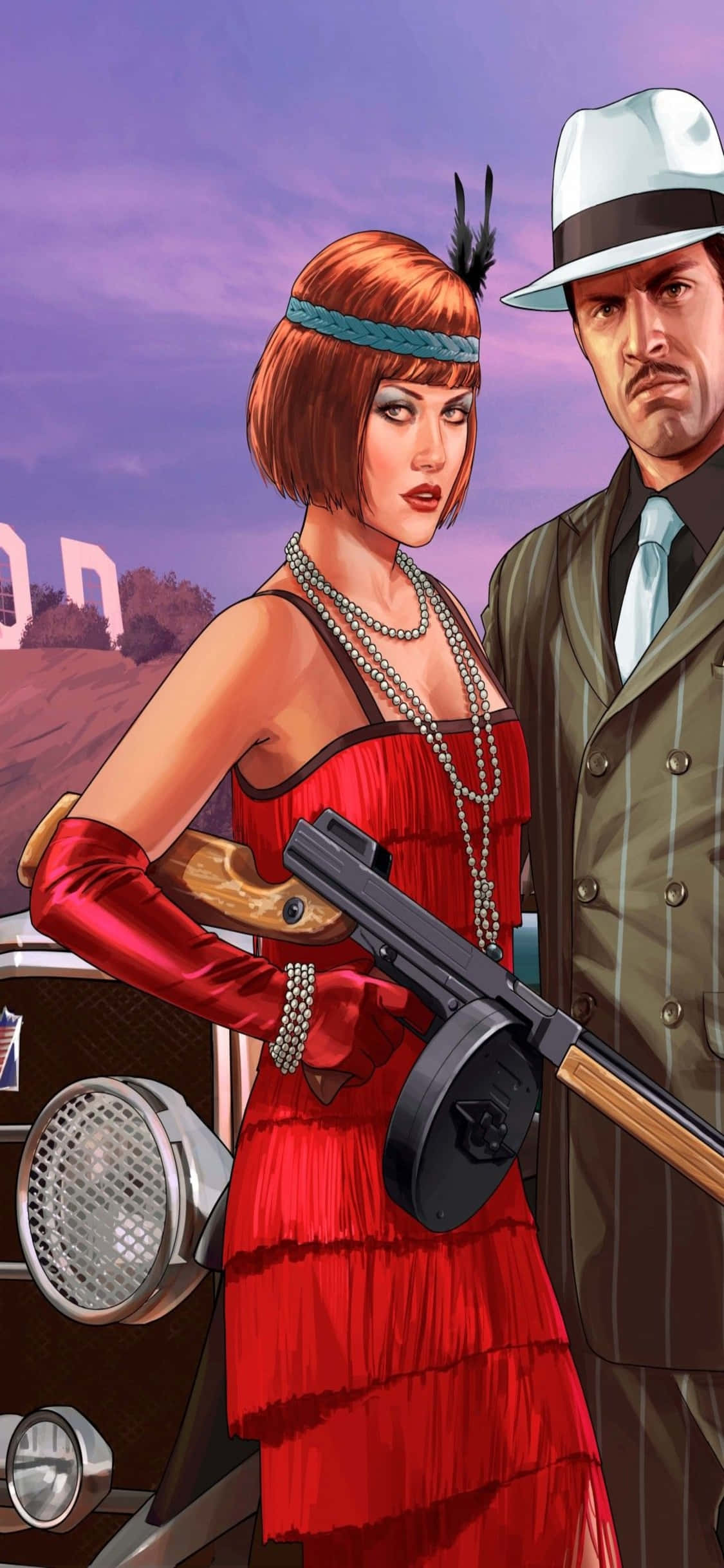 iPhone X《GTA V》背景「情人節活動」 壁紙 — 一位身穿紅色連衣裙的迷人飛女郎，在紫色暮色天空下，於一輛復古汽車旁手持衝鋒槍，站在一位戴著軟呢帽的男子身邊。