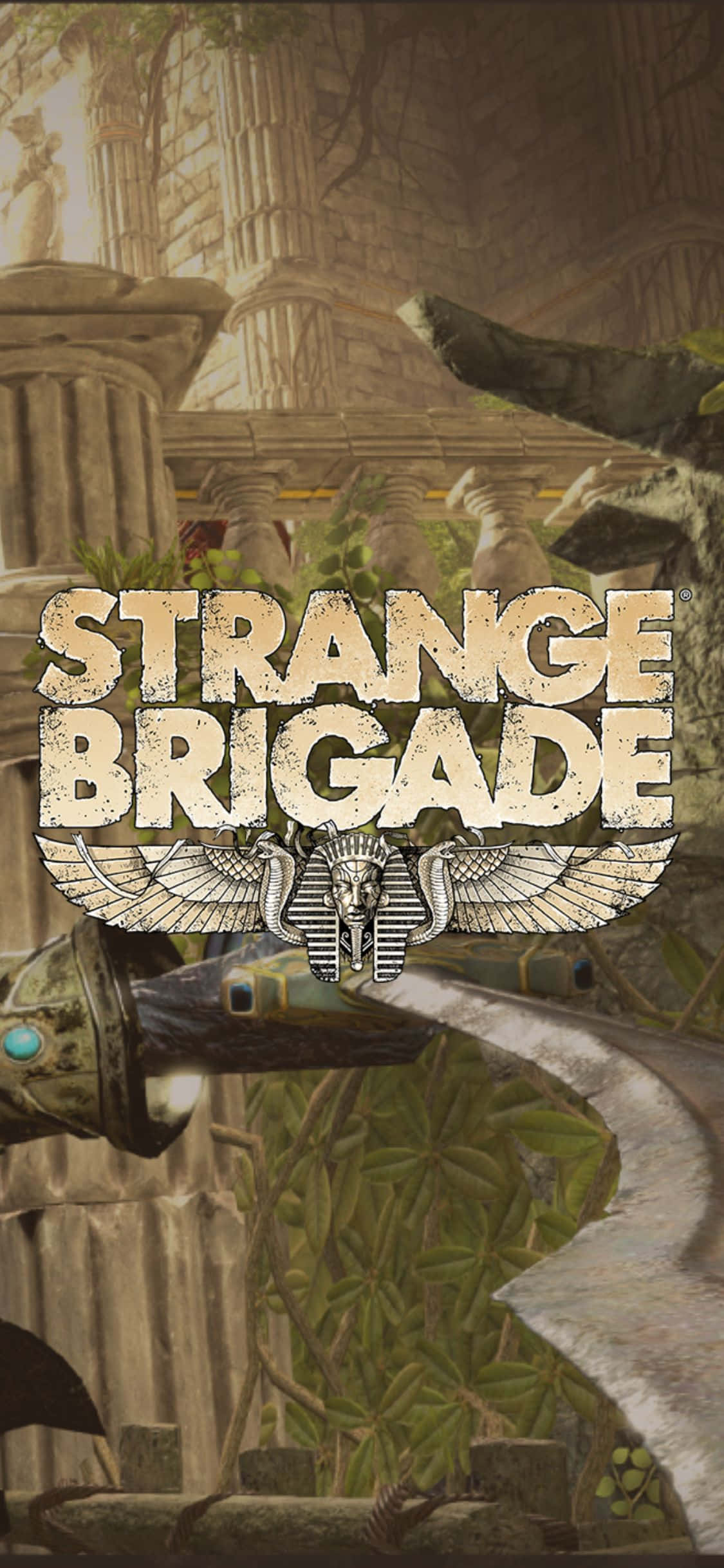 iPhone X《Strange Brigade》近距離大刀特寫背景 壁紙 — 古老石廟遺跡被叢林樹葉覆蓋，沐浴在溫暖的金色光芒中。