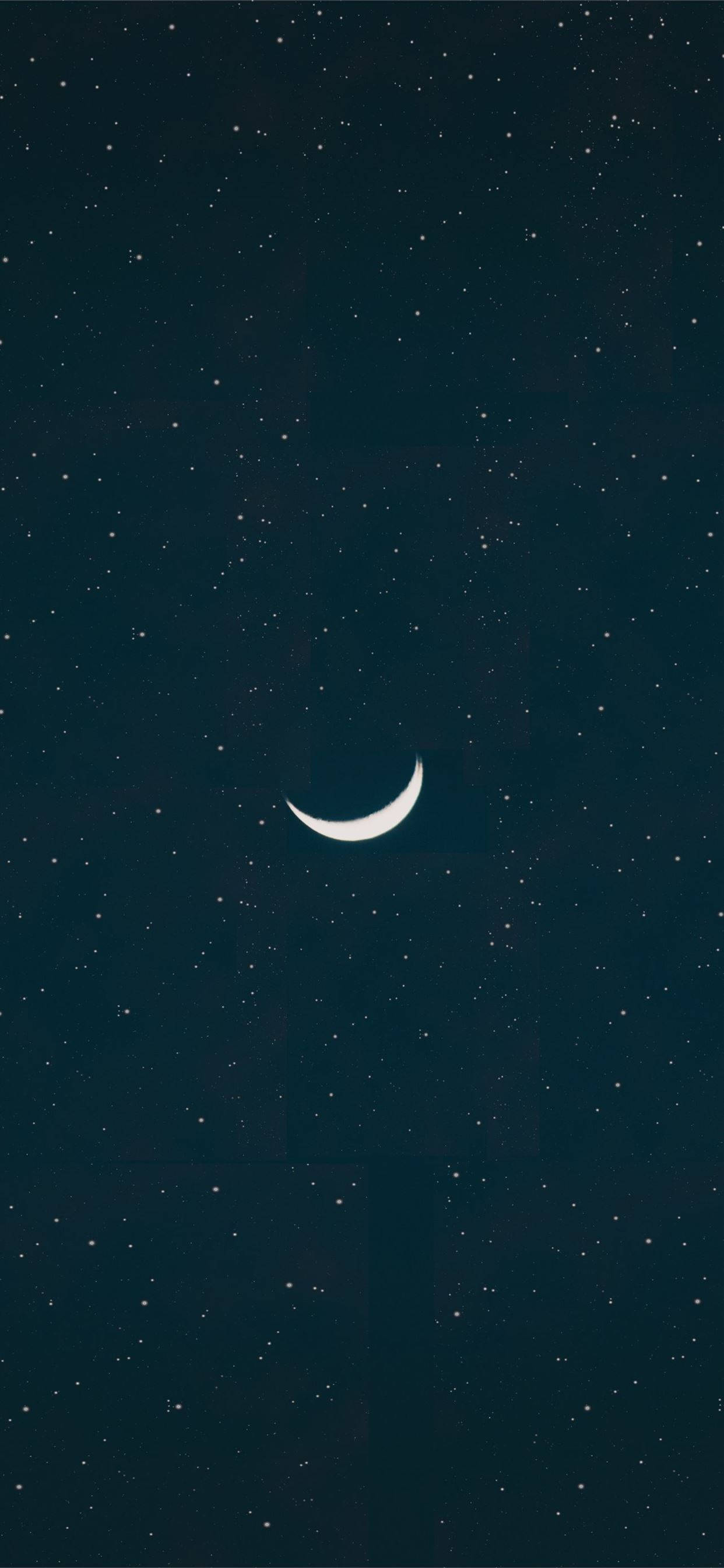 新月在星空閃耀