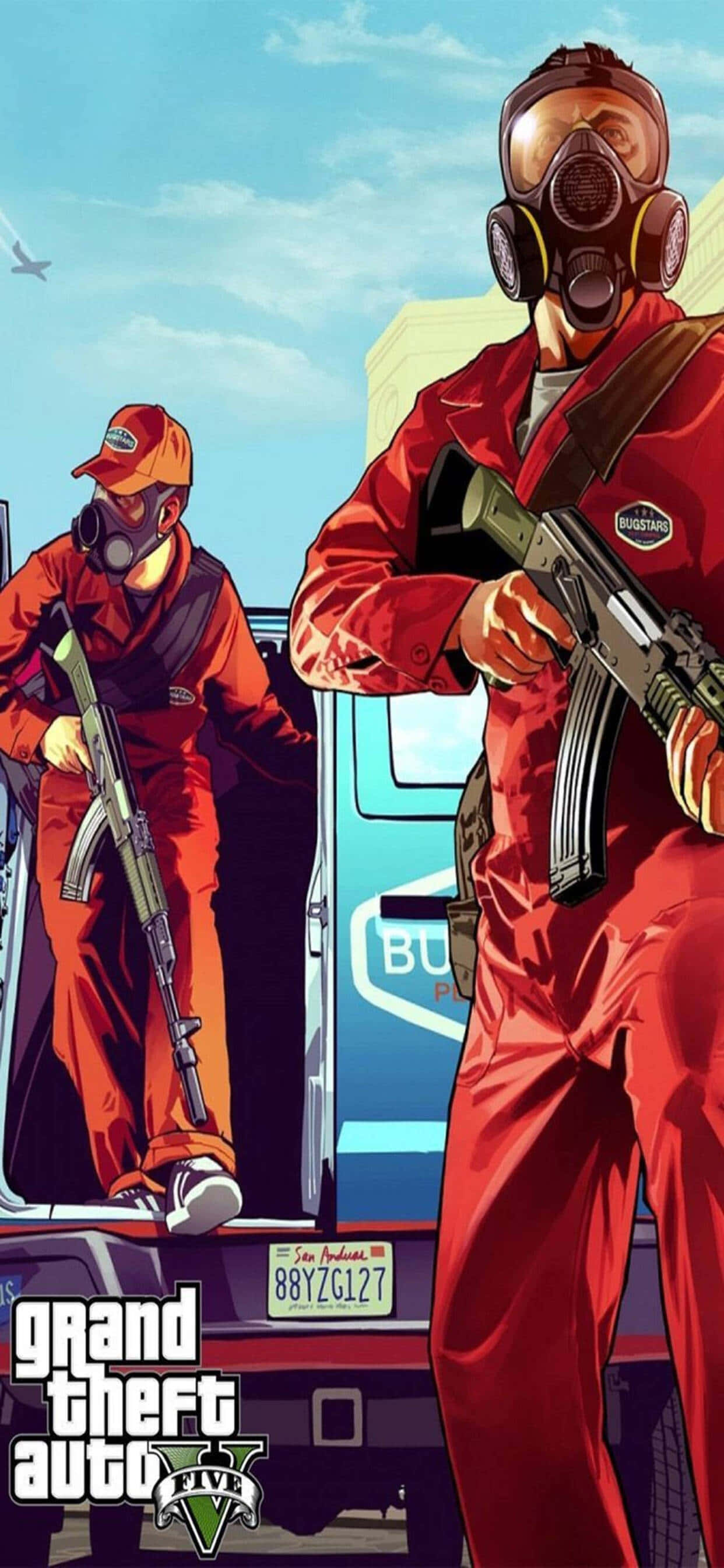 iPhone XS Max《GTA V》紅衣劫匪壁紙 壁紙 — 兩名戴面具的武裝男子身穿紅色連身衣，在晴朗的天空下站在一輛藍色貨車旁，這是一個電子遊戲場景。