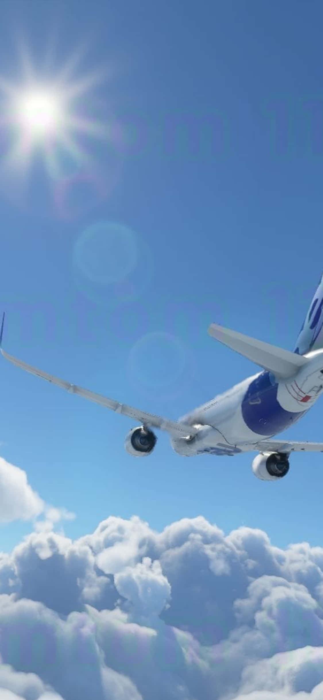 用 iPhone XS 和 Microsoft Flight Simulator 探索新世界 壁紙 — 一架商用飛機在晴朗藍天中，於明亮太陽和鏡頭光暈下翱翔於蓬鬆白雲之上。