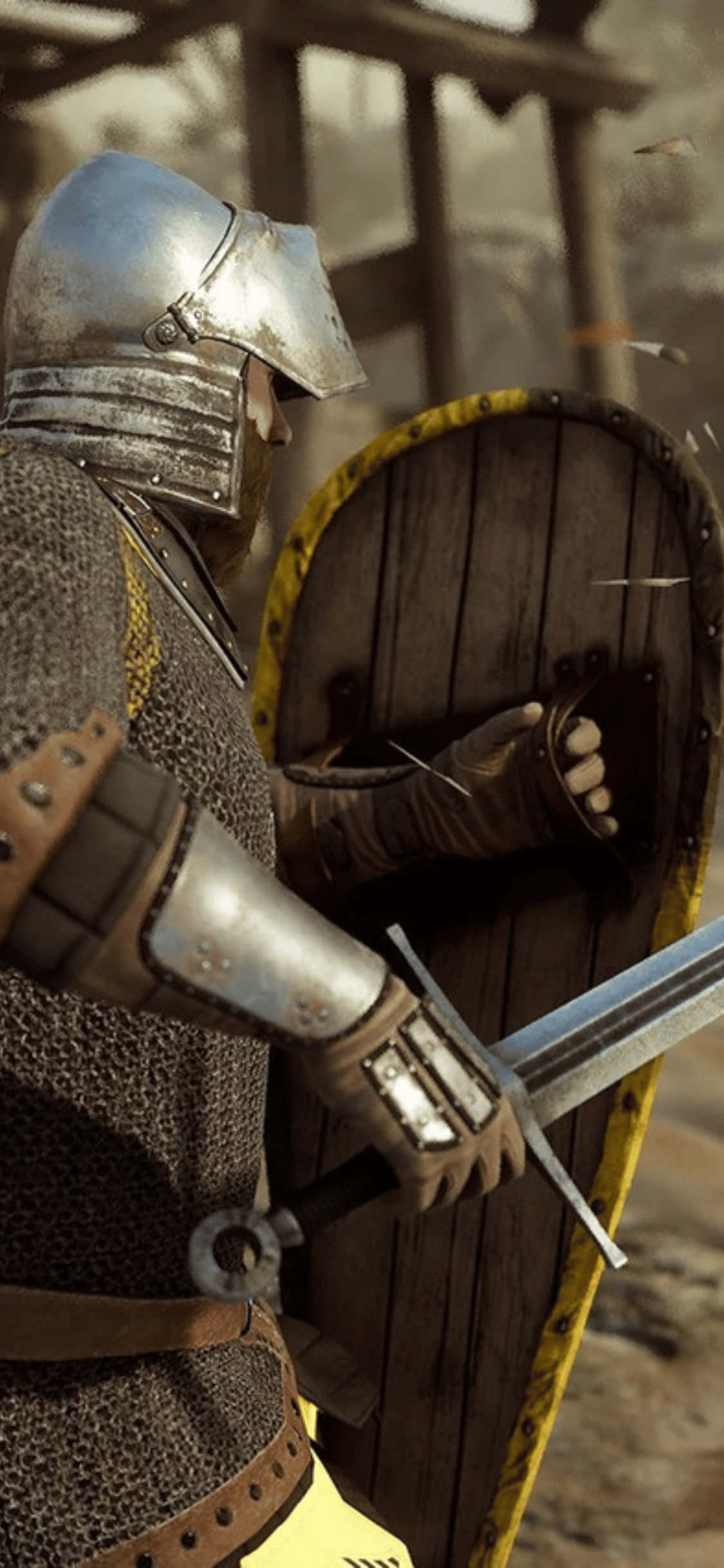 iPhone XS Mordhau 霸氣劍盾背景 壁紙 — 一位身穿鎖子甲和頭盔的中世紀騎士，在塵土飛揚的戰場上，箭矢飛過，他緊握木盾和劍。