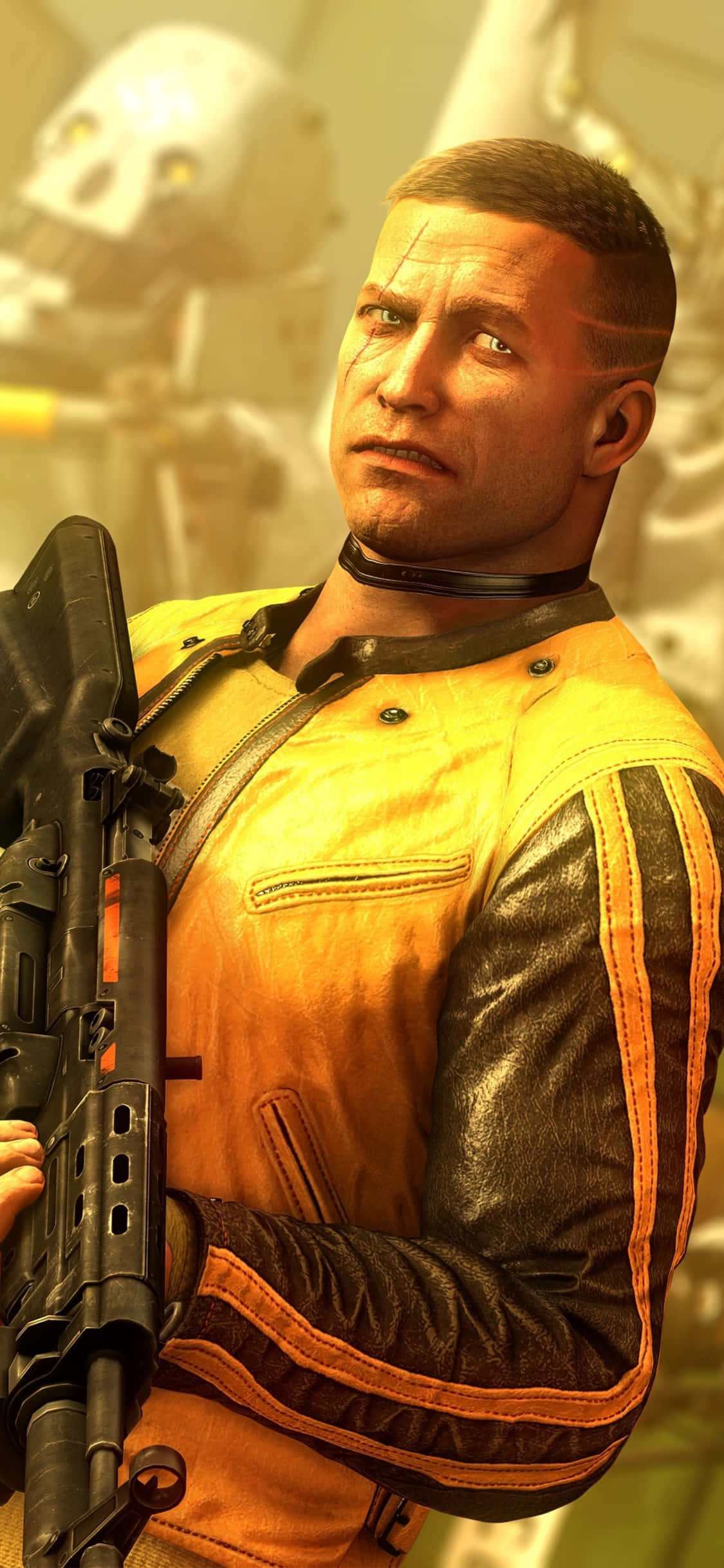 iPhone Xs《Wolfenstein II》主角 B.J. Blazkowicz 壁紙 — 一個粗獷的男人穿著黃黑皮褸，手持步槍，身後有一個骷髏頭機械人在昏暗環境中若隱若現。