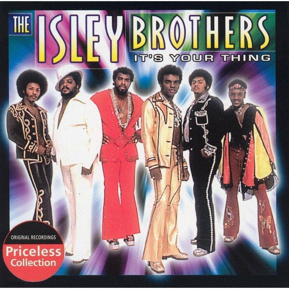 Isley Brothers《It's Your Thing》專輯封面 壁紙 — The Isley Brothers 自信地站在迷幻紫色和藍色背景前，展現充滿活力的1970年代時尚。