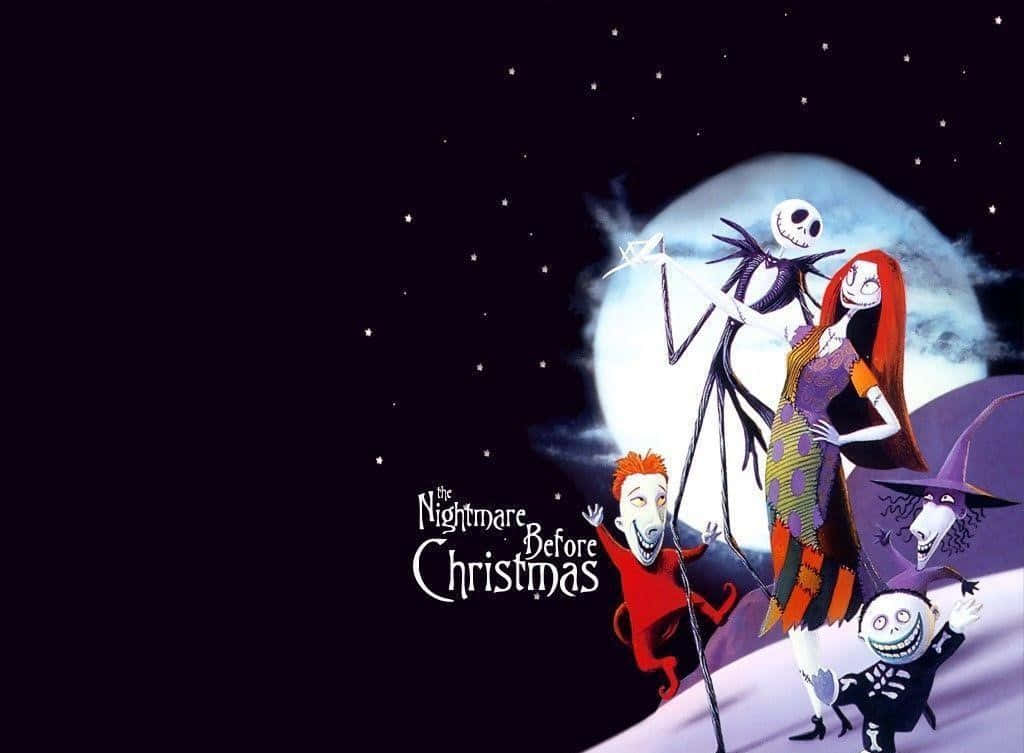 鬼滅之刃 桌布 壁紙 — Jack Skellington 和 Sally 站在白雪覆蓋的山丘上，滿月之下，與 Zero 及其他角色一起營造出詭異而節日氣氛的夜景。