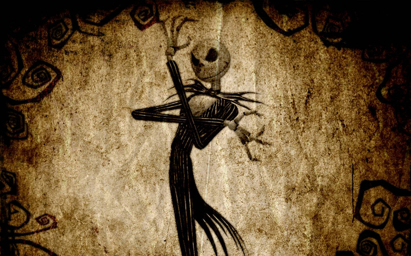 jack skellington 桌布 壁紙 — Jack Skellington 以剪影形式站在帶有華麗深色圖案的紋理羊皮紙背景前。
