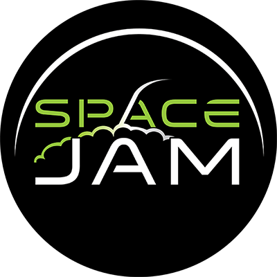 太空 Jam 標誌 壁紙 — 黑色背景上，粗體白色和綠色的「SPACE JAM」標誌，帶有彎曲弧線和雲狀底線。