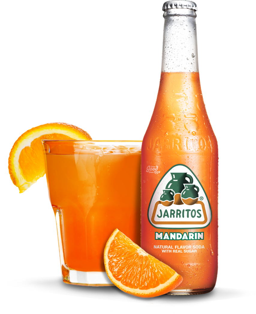 Jarritos 橙味汽水瓶與玻璃杯 壁紙 — 冰凍的Jarritos Mandarin汽水瓶和玻璃杯，飾以新鮮橙片，白色背景。
