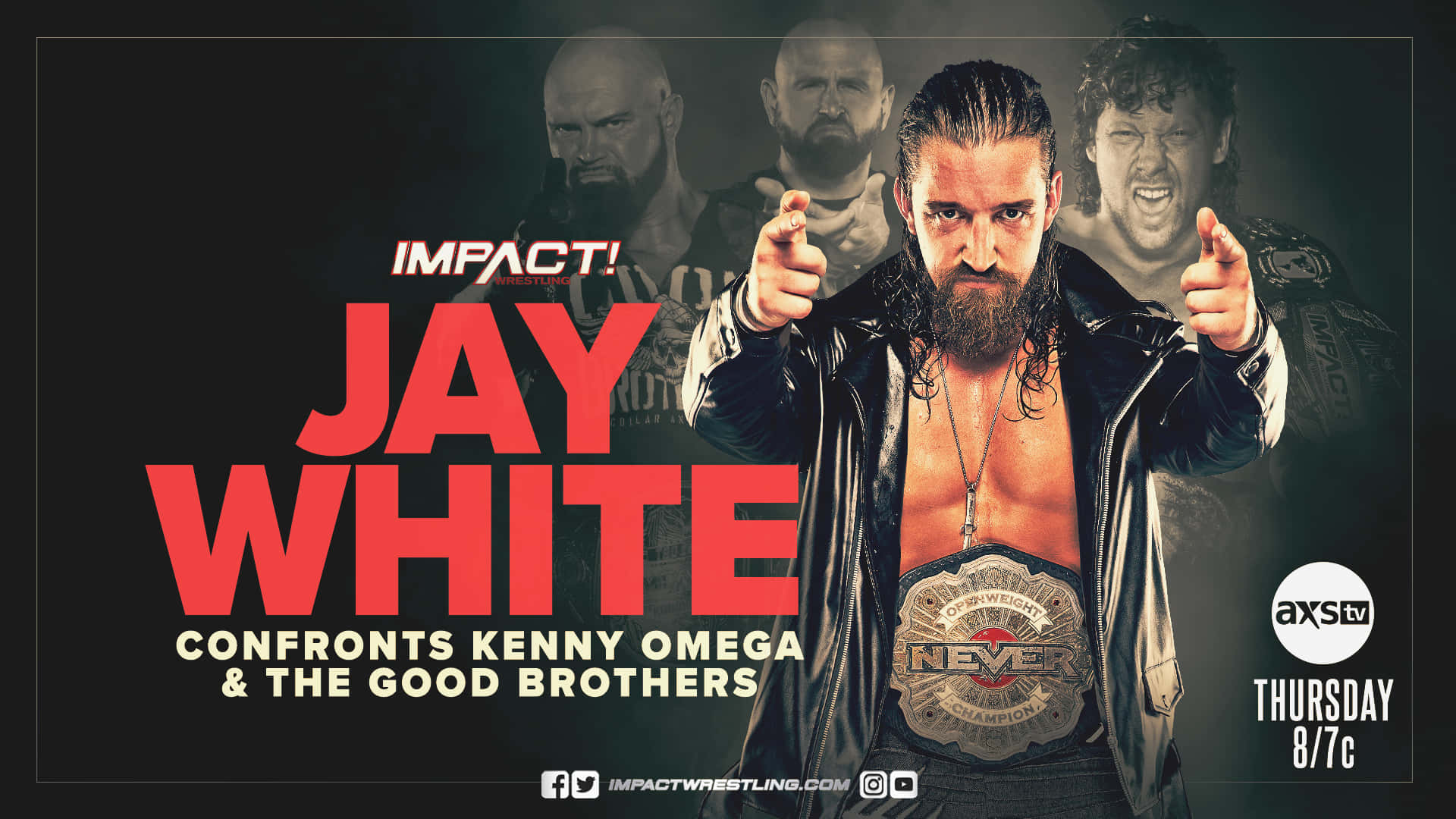 摔角手 Jay White 佩戴冠軍腰帶向前指，背景有其他摔角手。
