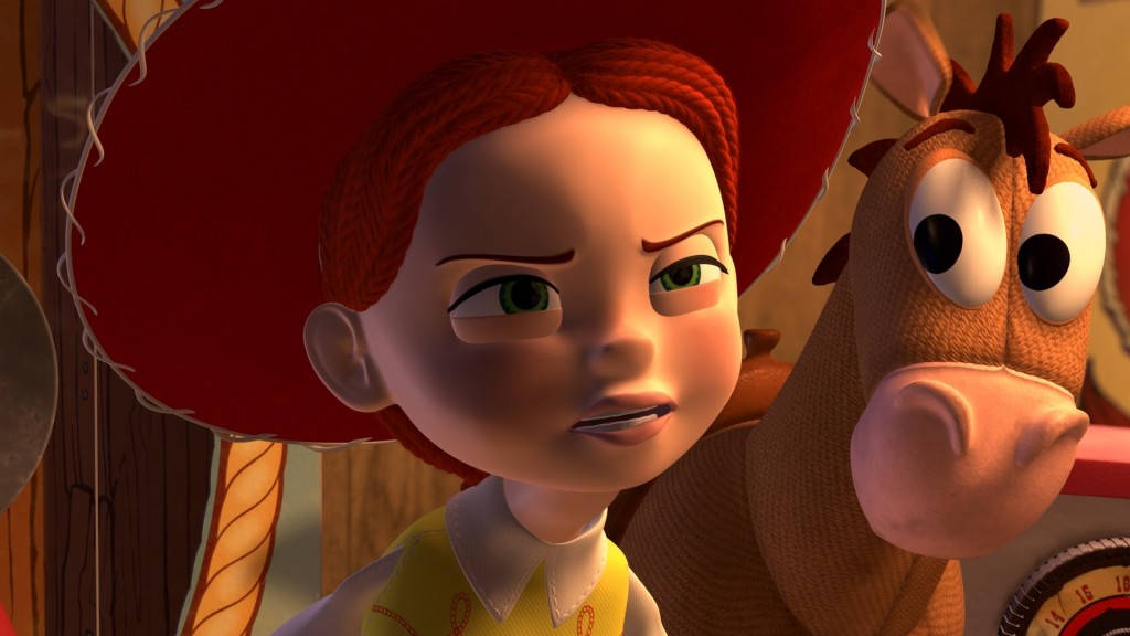Jessie Toy Story 與 Bullseye 壁紙 — 木房間內，牛仔女玩具Jessie表情嚴肅，旁邊是馬玩具Bullseye的特寫。