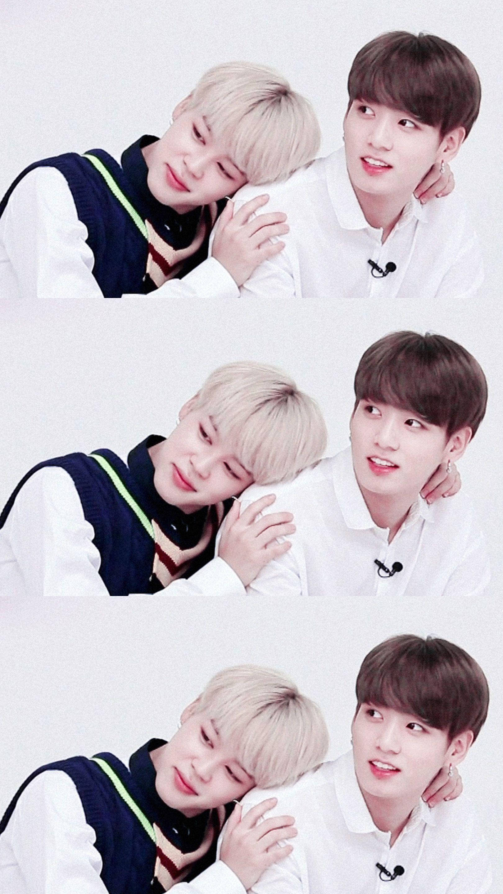 Jikook 三重圖像拼貼 壁紙 — 兩名身穿白襯衫和深藍色背心的年輕男子在純白背景前分享溫柔親密的時刻。