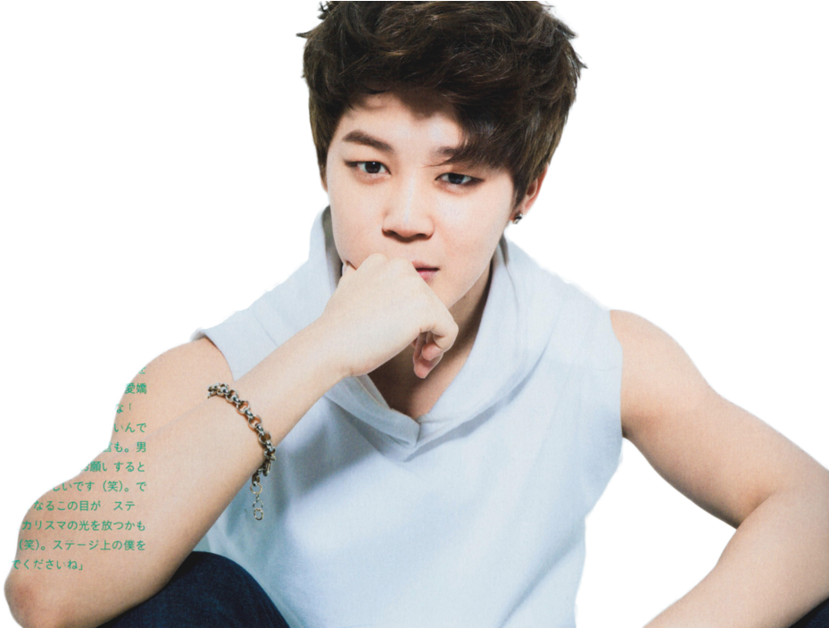 Jimin 思考姿勢 壁紙 — 一個棕色亂髮、身穿淺藍色無袖連帽衫的年輕男子，在黑色背景上用手托著下巴，背景有日文字。