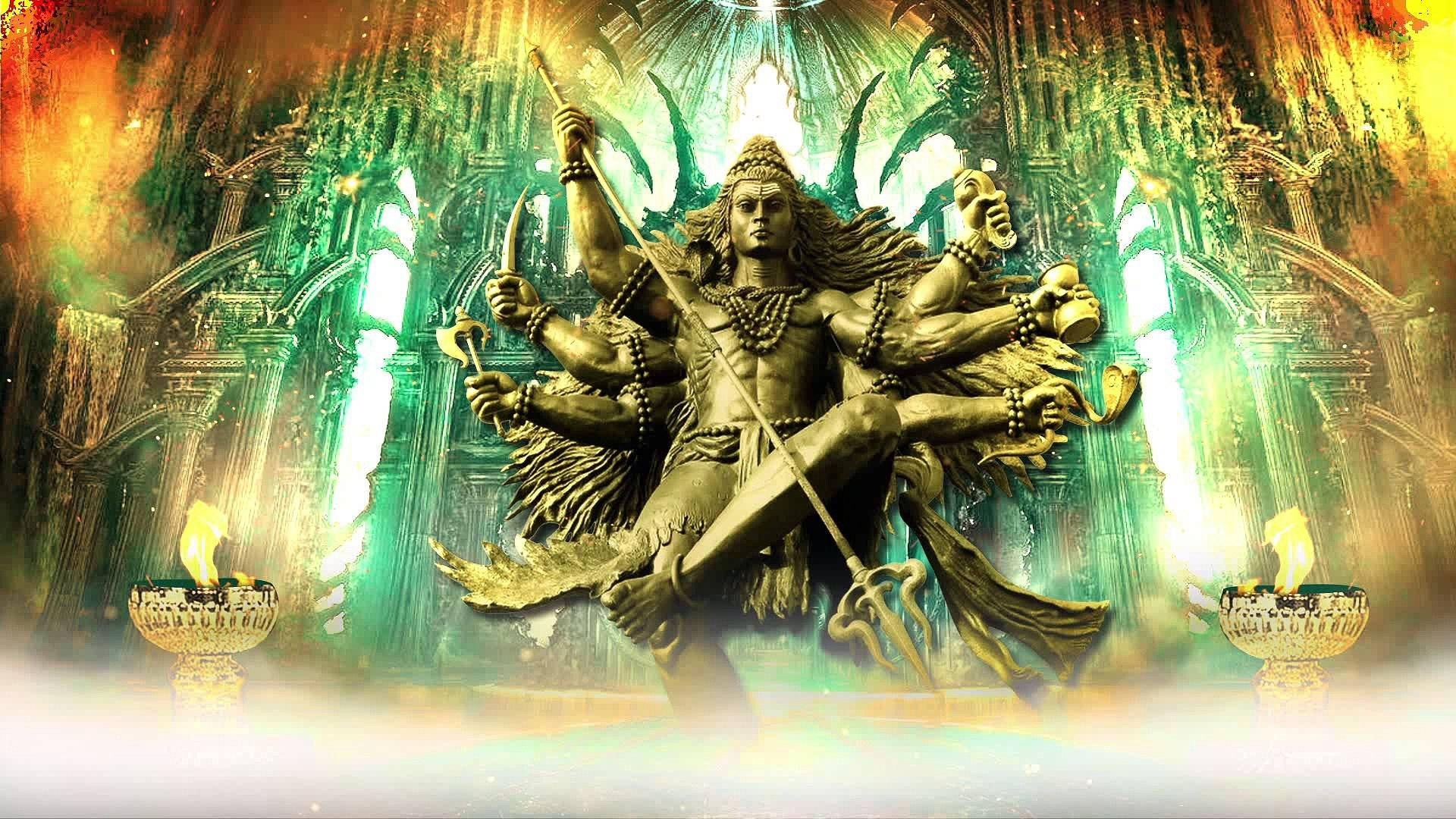 金色多臂印度教神像在裝飾華麗的寺廟中，閃爍著綠色和橙色的光芒。