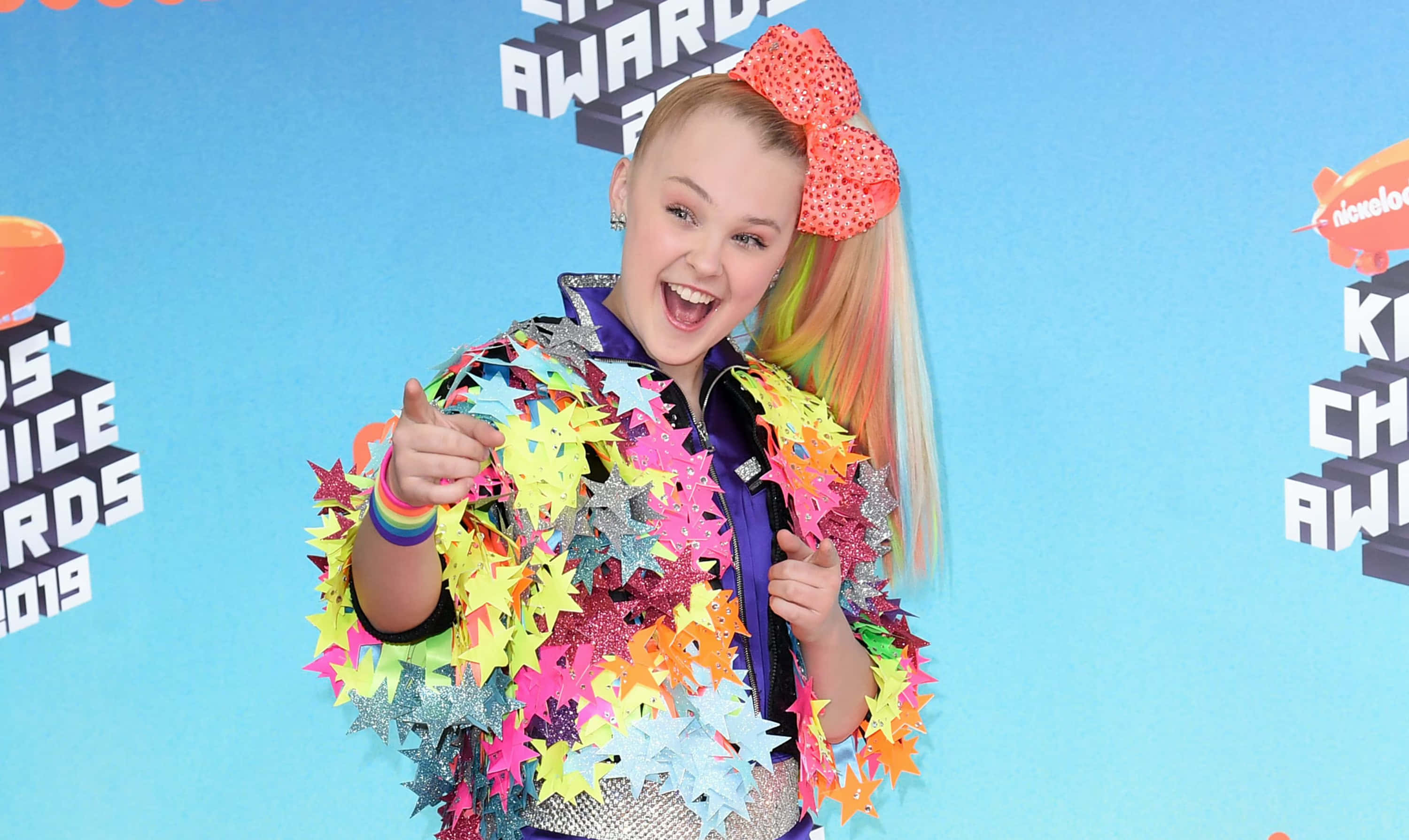 Jojo Siwa 背景 壁紙