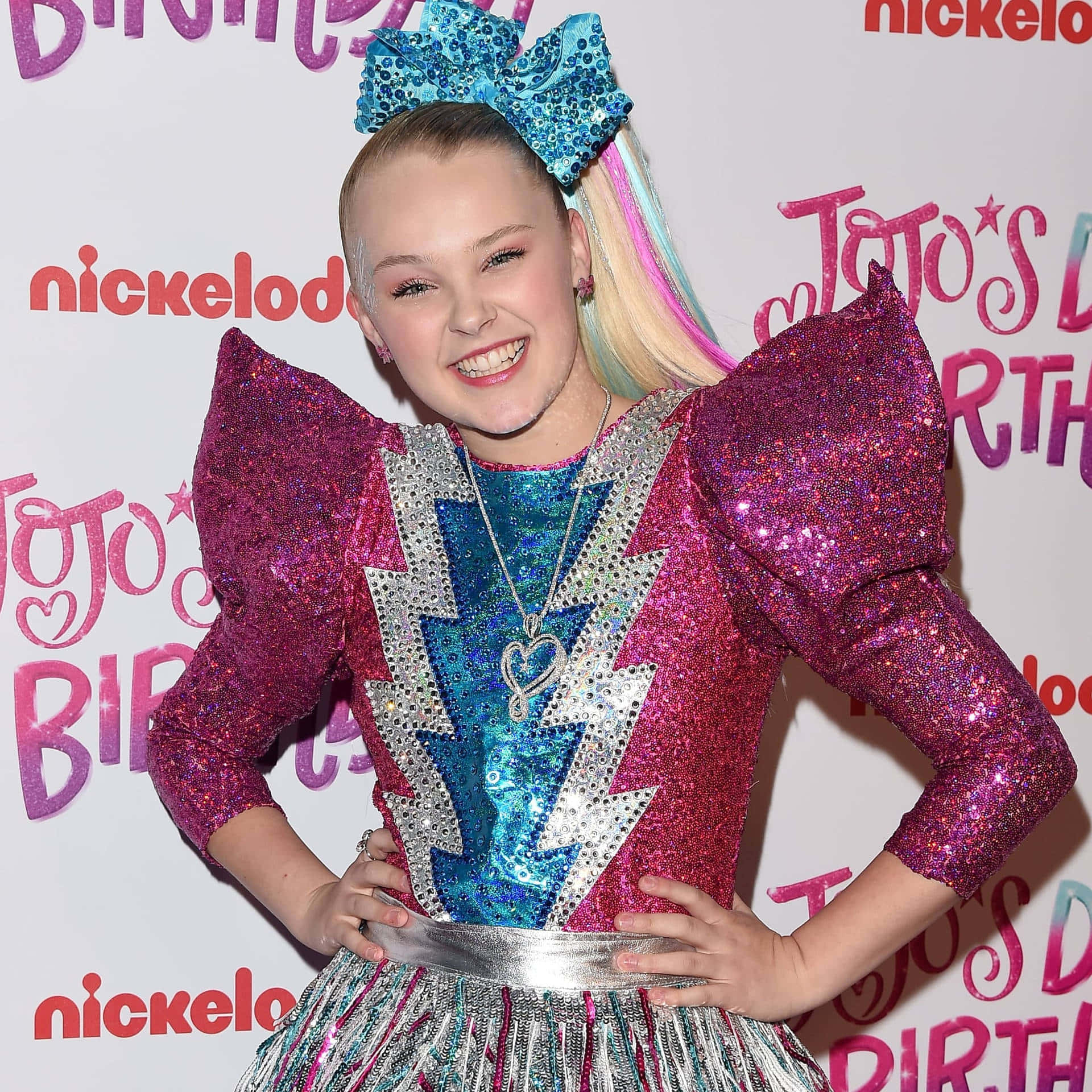 Jojo Siwa 背景 壁紙