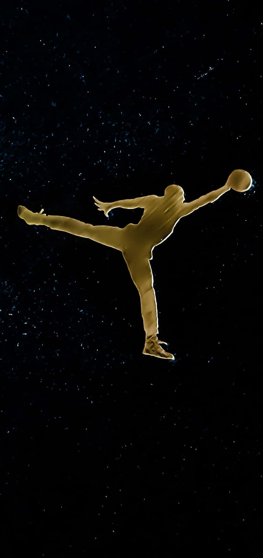 金色 Jordan 銀河標誌 壁紙 — 一個金色籃球運動員在星空夜空中的剪影，手持籃球。