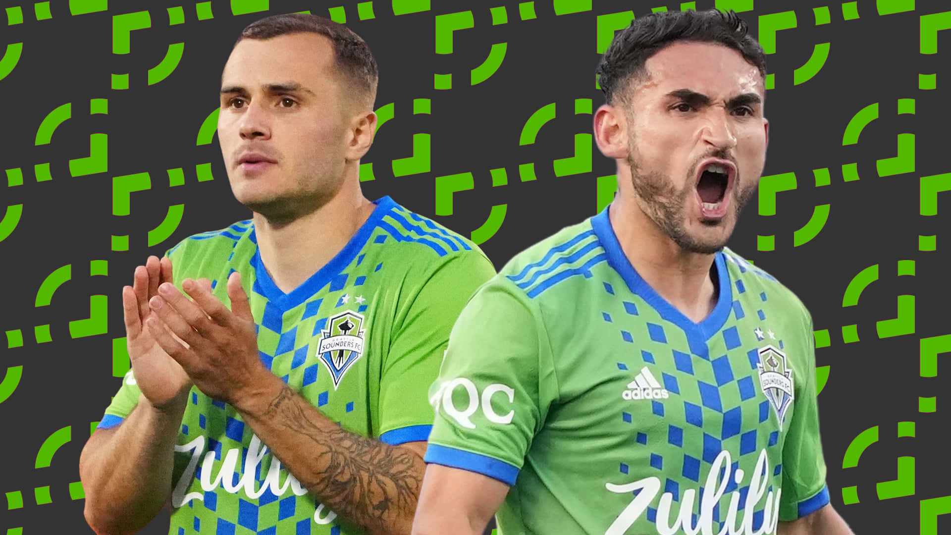 Jordan Morris 與秘魯球員 Raúl Ruidíaz 數位藝術 壁紙 — 兩名身穿綠色和藍色球衣的足球運動員在幾何綠色圖案背景前擺姿勢，一人拍手，另一人喊叫。