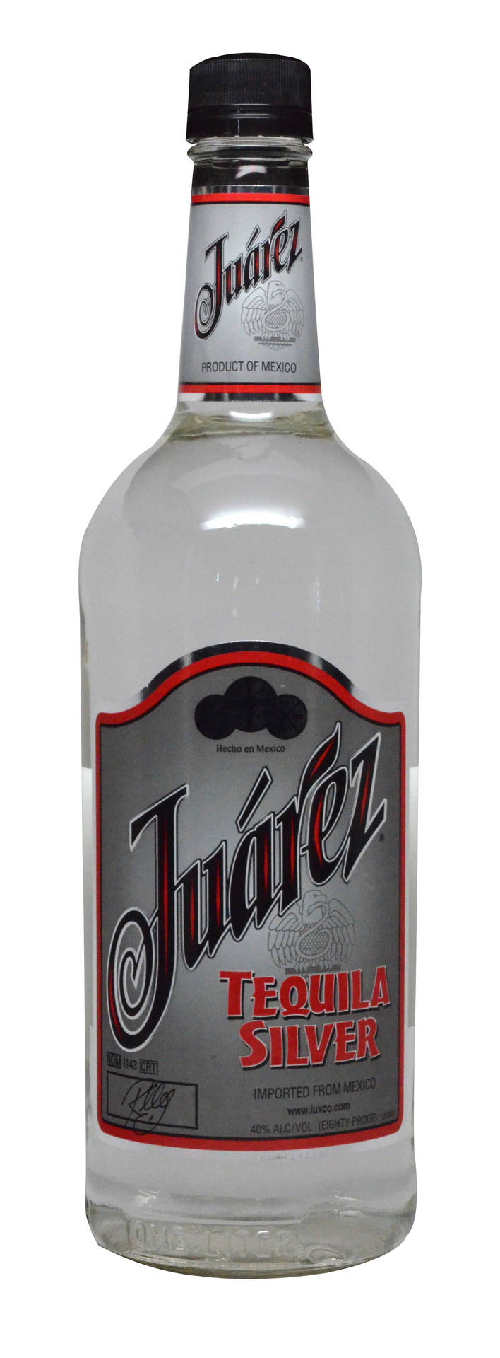 一個Juárez Tequila Silver瓶子在白色背景前。