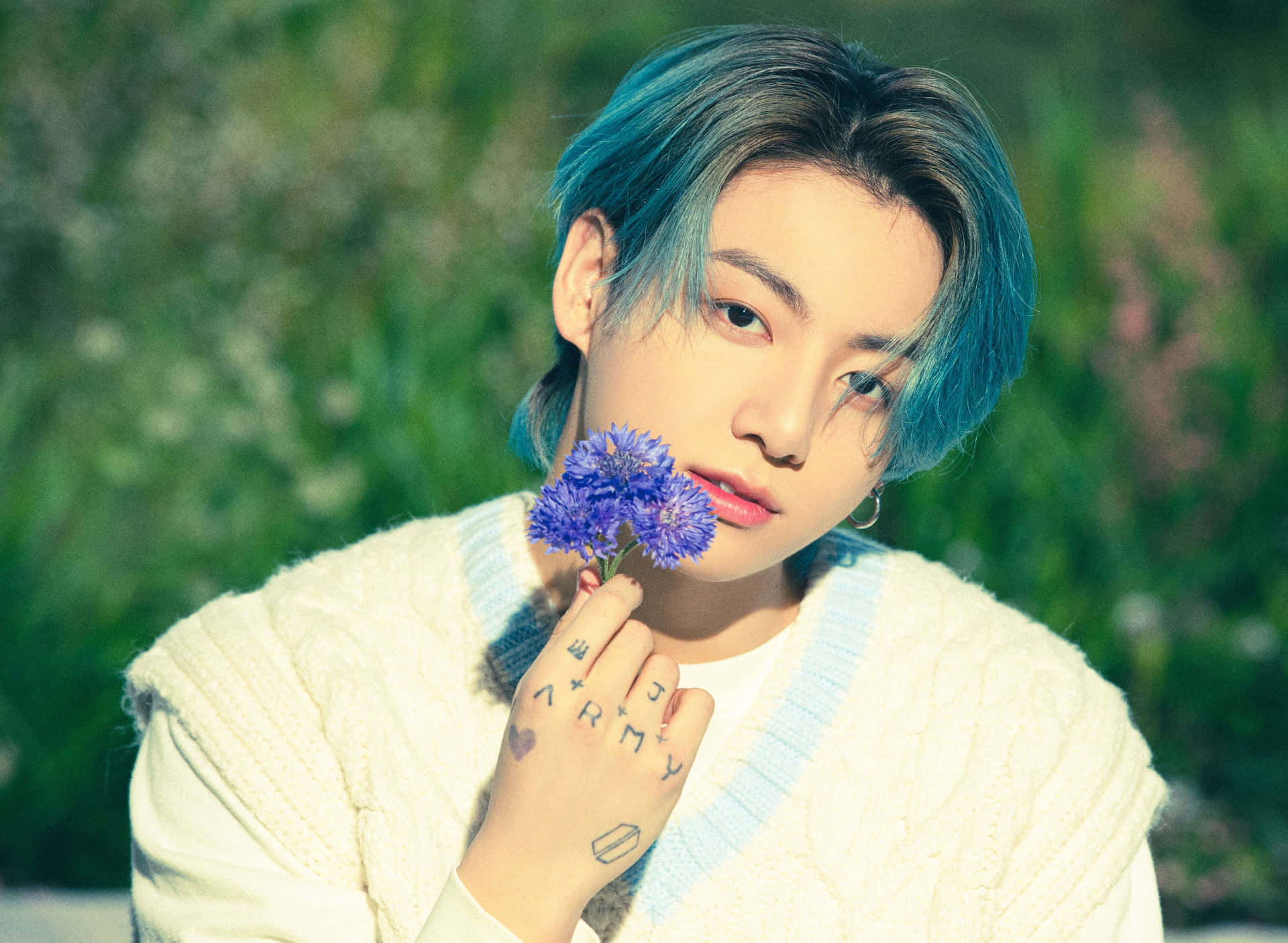 Jungkook展現招牌姿態與風格 壁紙