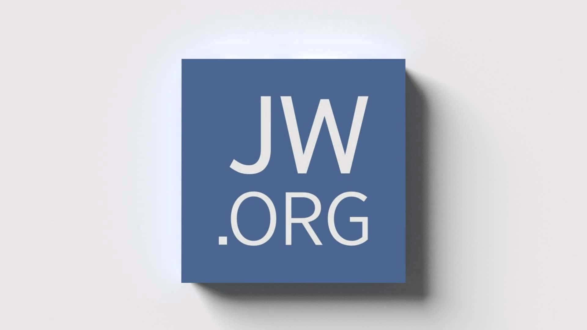 淺灰色牆壁上的藍色正方形標誌，帶有白色JW.ORG文字。
