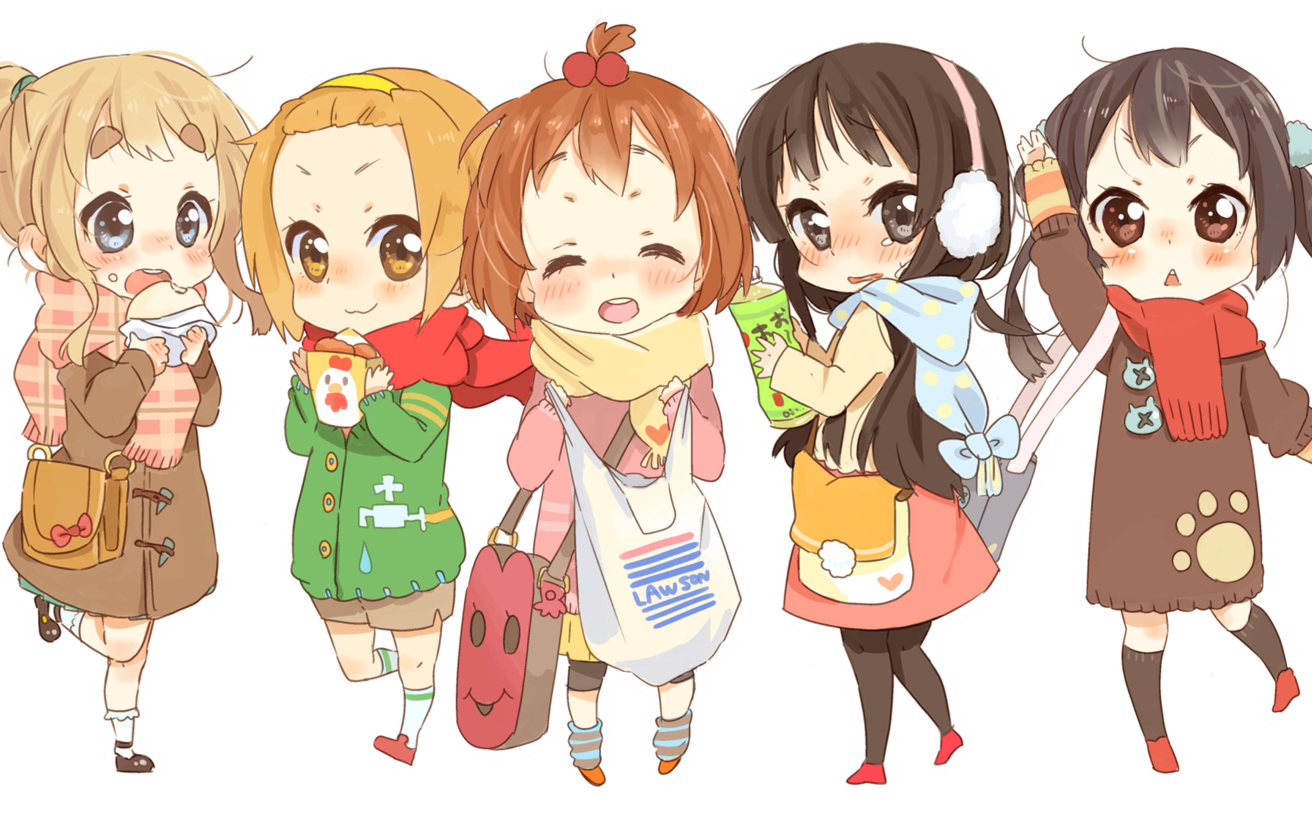 K-on Q版角色冬季造型 壁紙 — 五個穿著冬裝的Q版動漫女孩，拿著飲料和包包，帶著愉快表情一起走。