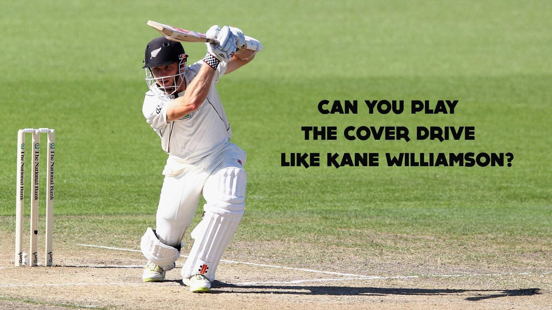 Kane Williamson 擊球蓋打 壁紙 — 板球運動員Kane Williamson身穿白色制服，在綠色球場上揮動球棒，可見三柱門。