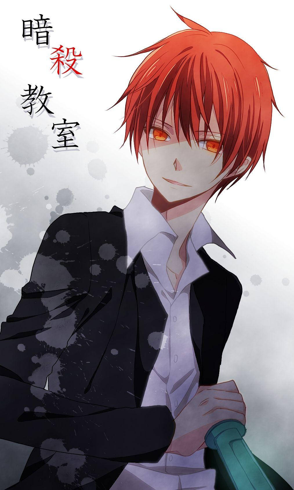 Karma Akabane《殺戮教室》日文標題 壁紙 — 一個紅髮動漫男孩，擁有發光的橙色眼睛和白色面具，在灰色潑濺背景前手持綠色武器。