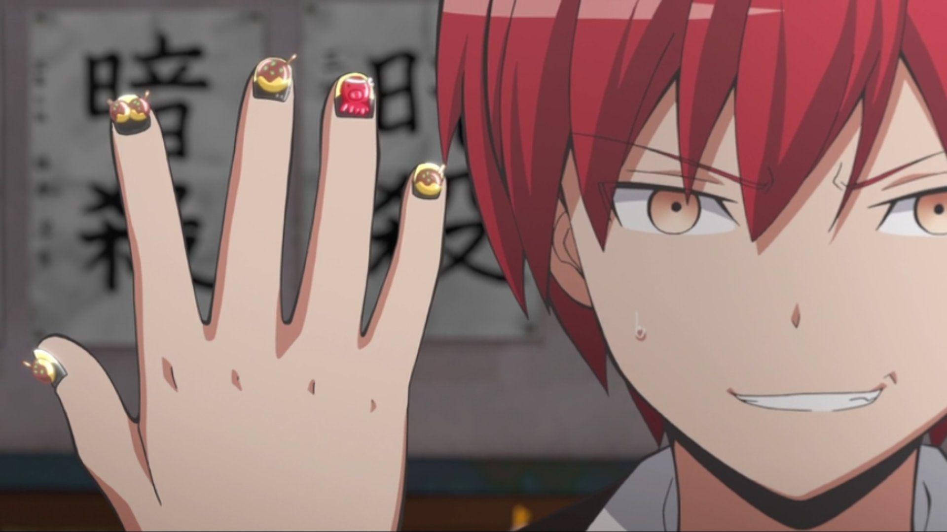Karma Akabane 章魚燒釘藝術 壁紙 — 一個紅髮動漫角色微笑著展示帶有細小食物圖案嘅彩色指甲藝術。
