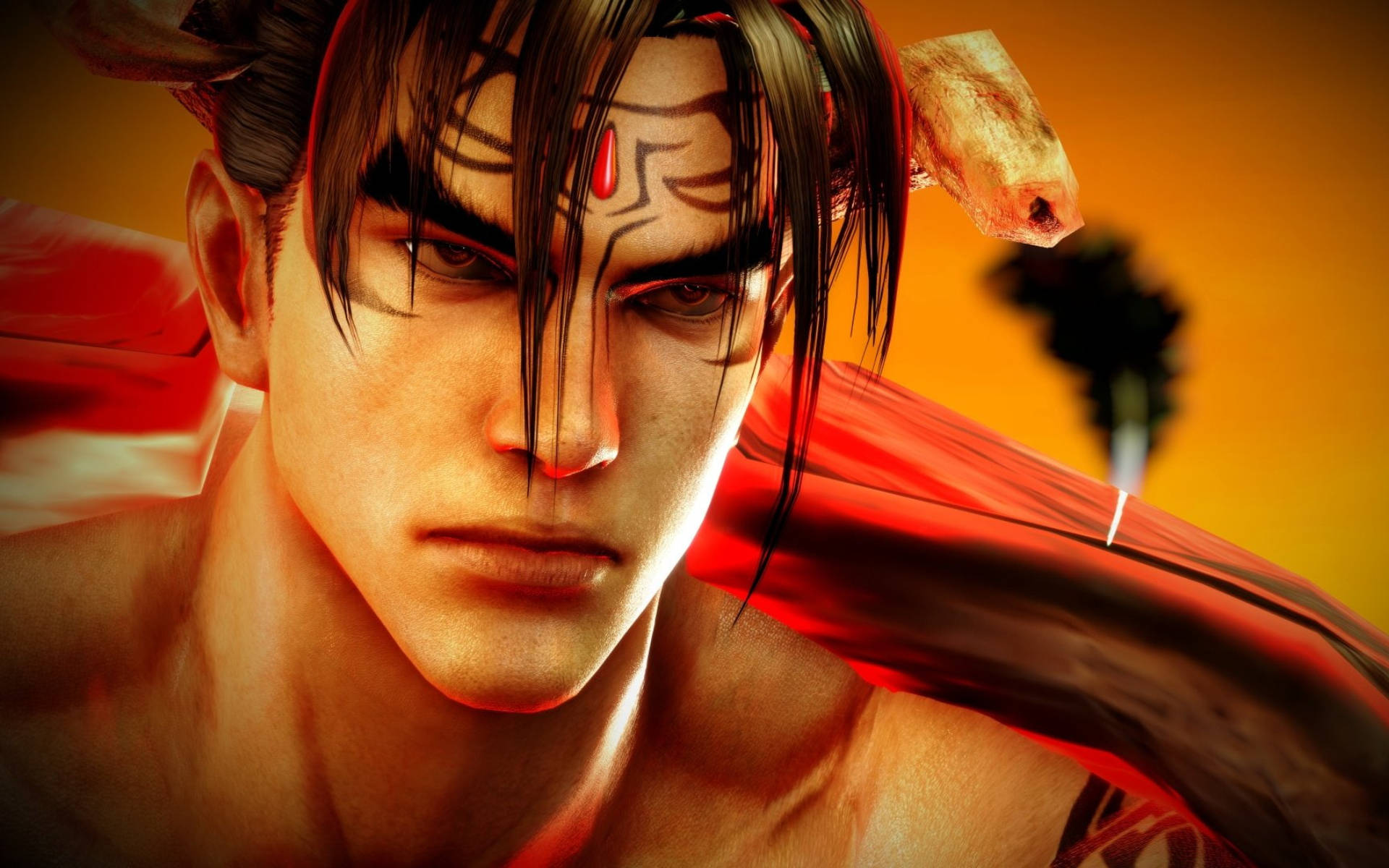 金· Kazama 近距離特寫 壁紙 — 一位兇猛的動漫戰士，黑髮紅紋，在火橙色背景下凝視著。