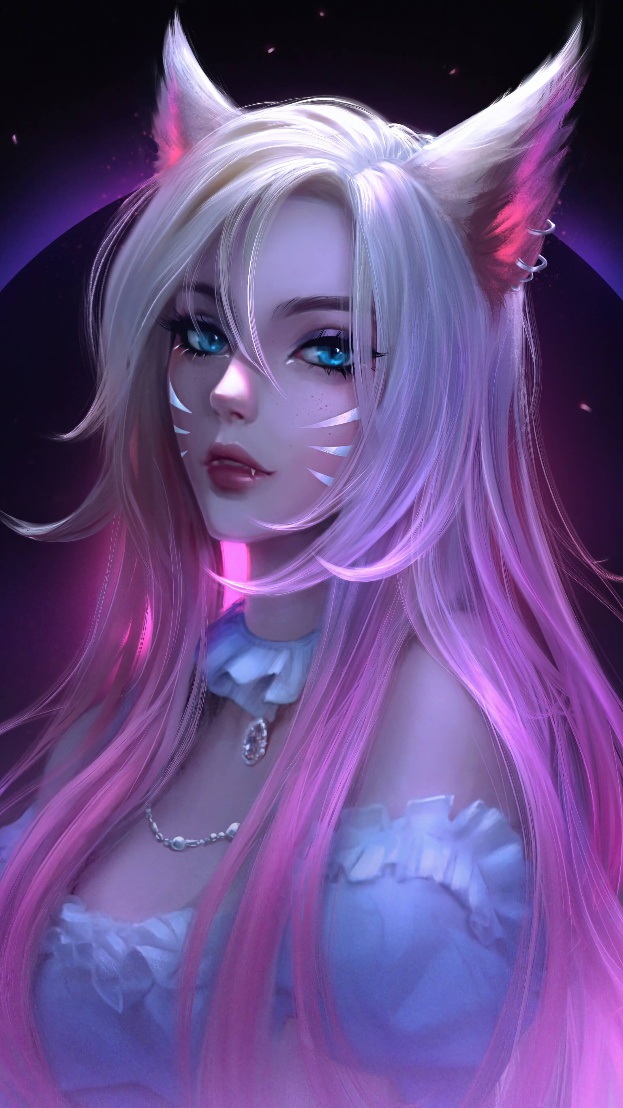 KDA 阿璃 九尾狐 壁紙 — 一個發光的動漫女孩，有貓耳朵和長長的粉紅色頭髮，站在黑暗的宇宙背景前，帶有紫色光芒。