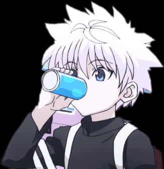 Killua 喝汽水動畫角色 壁紙 — 動漫角色，白色尖刺頭髮，在黑色背景前從藍色罐中啜飲。