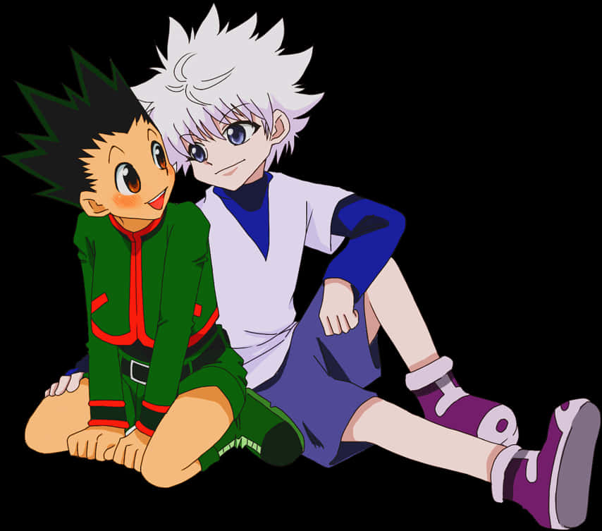 《獵人》Killua 與 Gon 友情圖 壁紙 — 兩個動畫男孩緊靠在一起坐在黑色背景前，一個穿著綠色衣服微笑，另一個穿著白色和藍色衣服帶著溫柔的微笑。