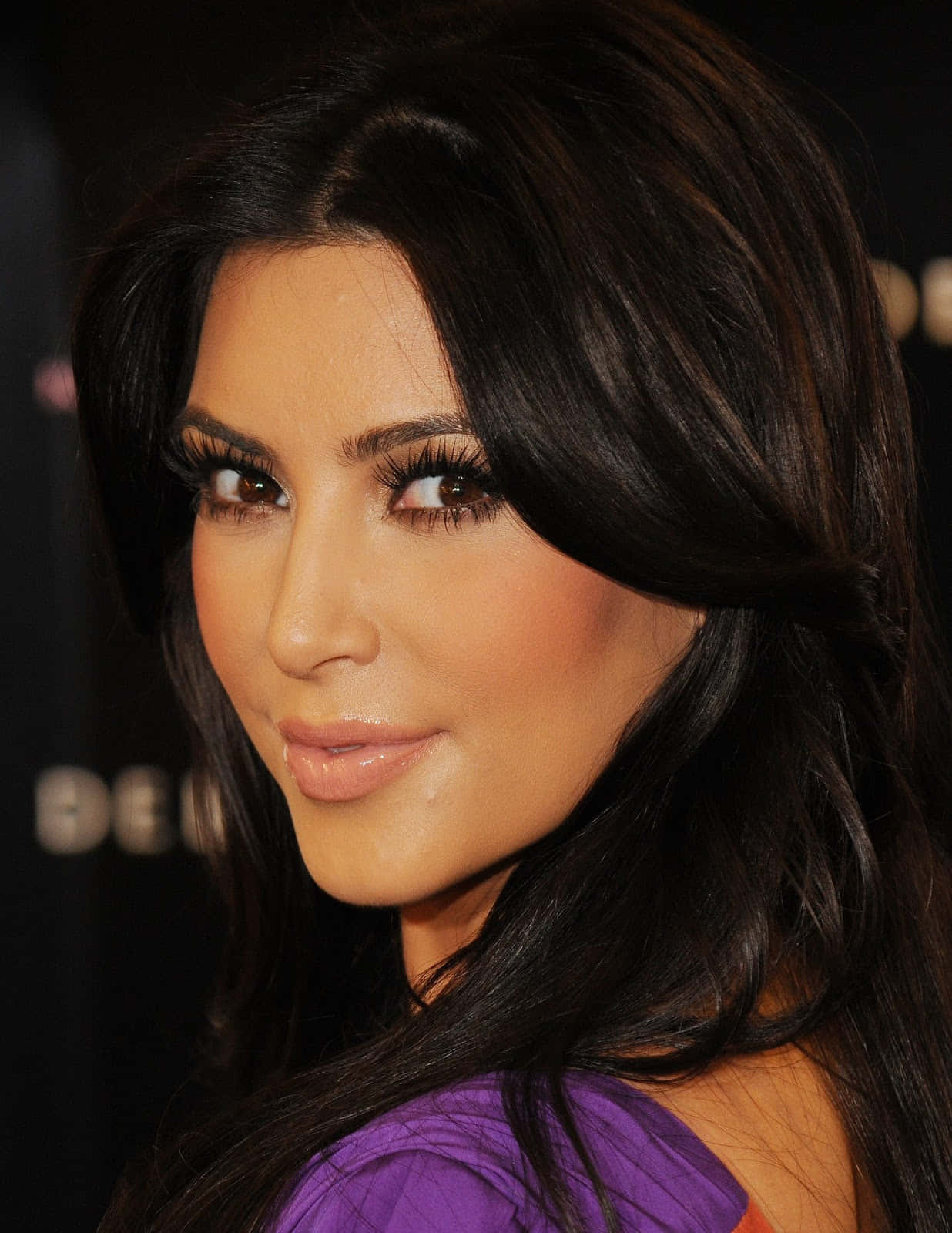Kim Kardashian 的髮型 壁紙