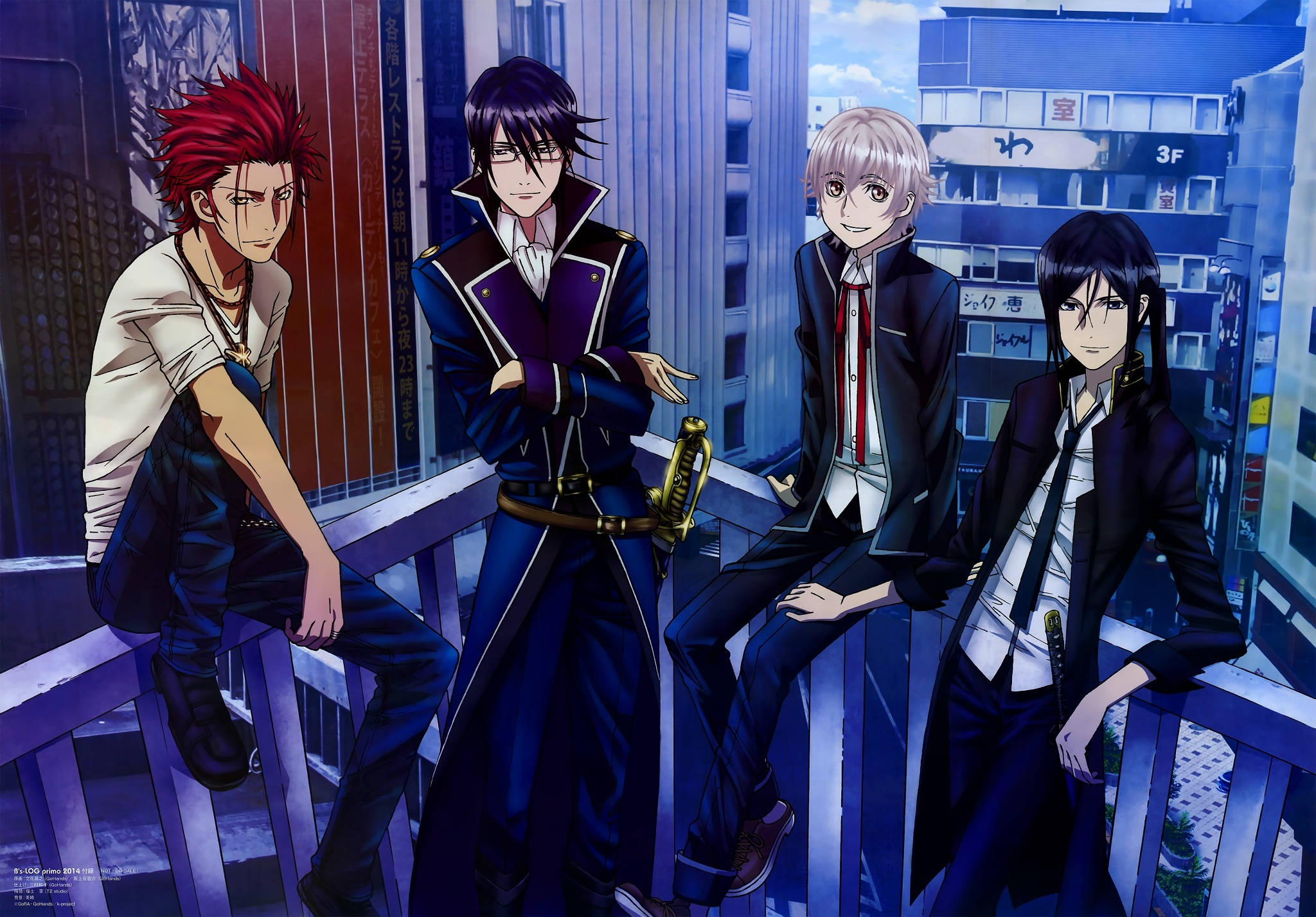 動畫《K》Mikoto、Reisi、Yashiro 與 Kuro 露台合影 壁紙 — 四個擁有不同髮色的動漫角色自信地坐在陽台欄杆上，背景是城市天際線。