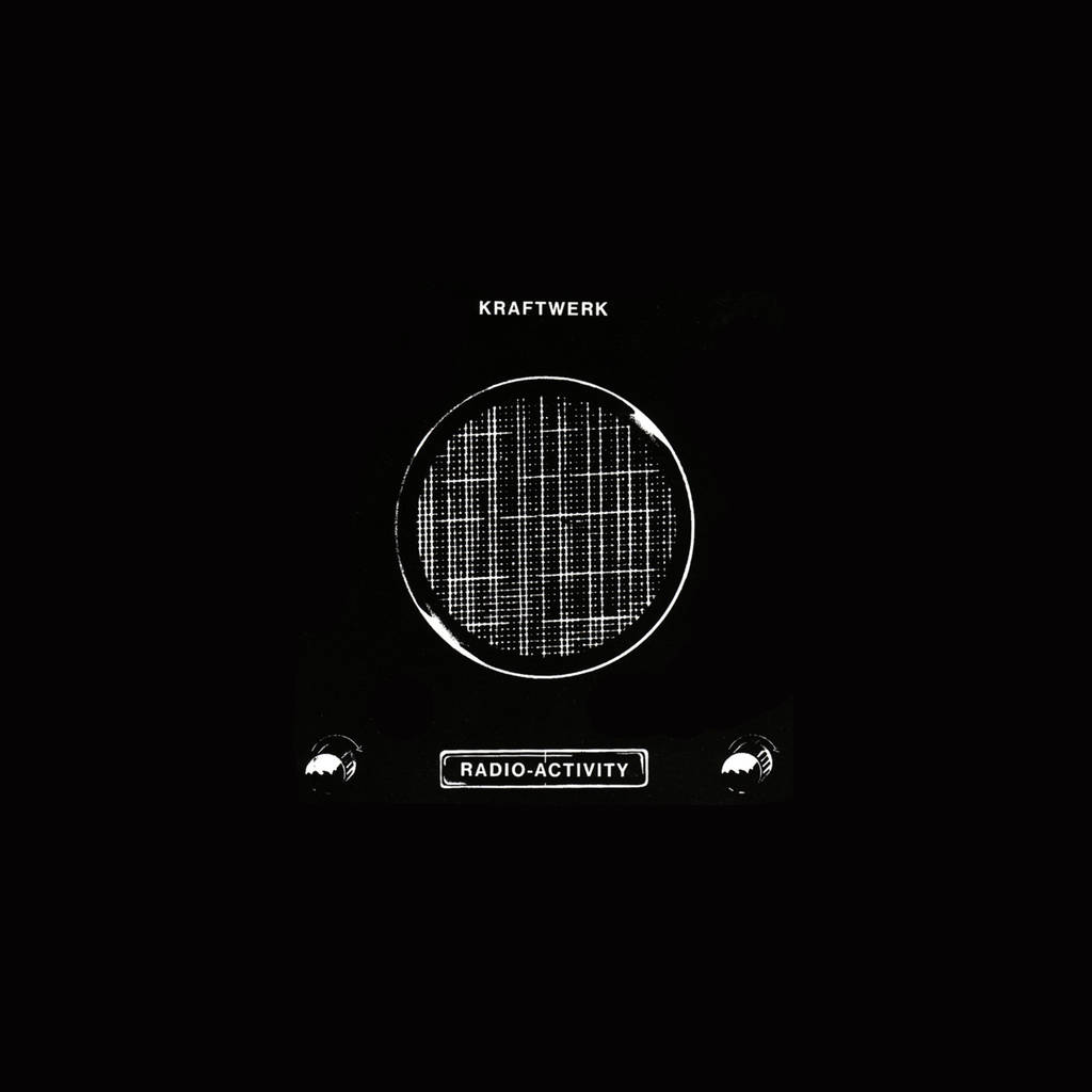 Kraftwerk《Radio Activity》專輯 壁紙 — Kraftwerk《Radio-Activity》嘅極簡黑白專輯封面，特色係圓形網格圖案同耳機圖示。