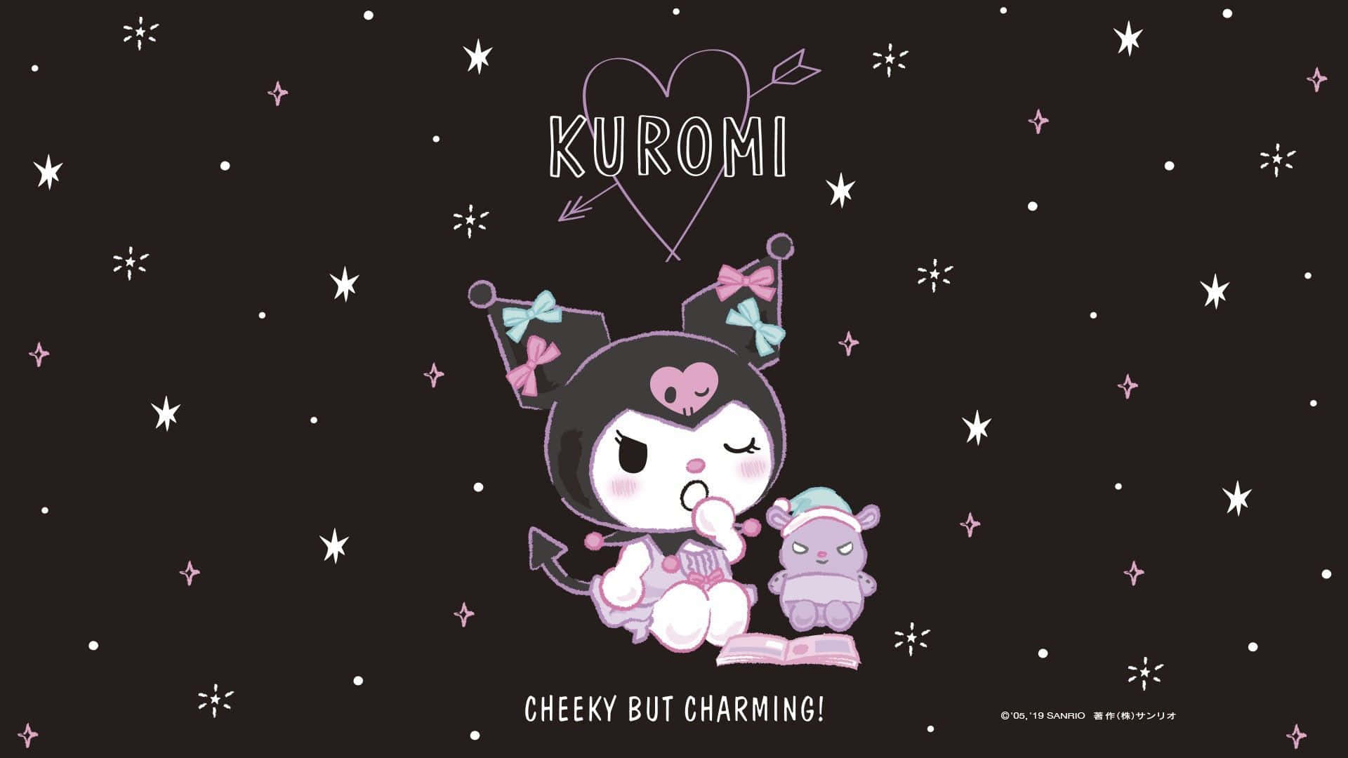Kuromi Aesthetic 桌布 壁紙 — Kuromi 黑色貓咪戴著蝴蝶結，坐在一個小毛絨玩具旁邊，背景是星空夜空，她的名字上方有一個心形箭頭。