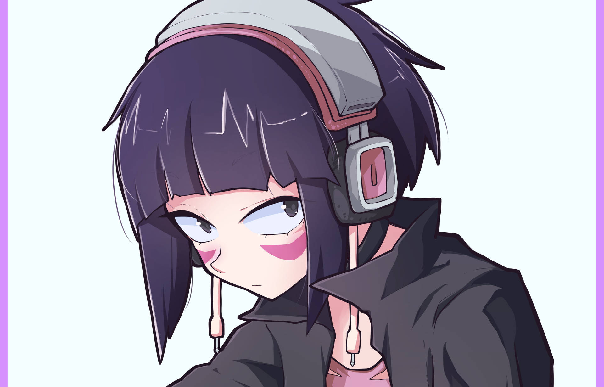 深色頭髮戴著耳機的動漫女孩在淡紫色背景上頑皮地微笑