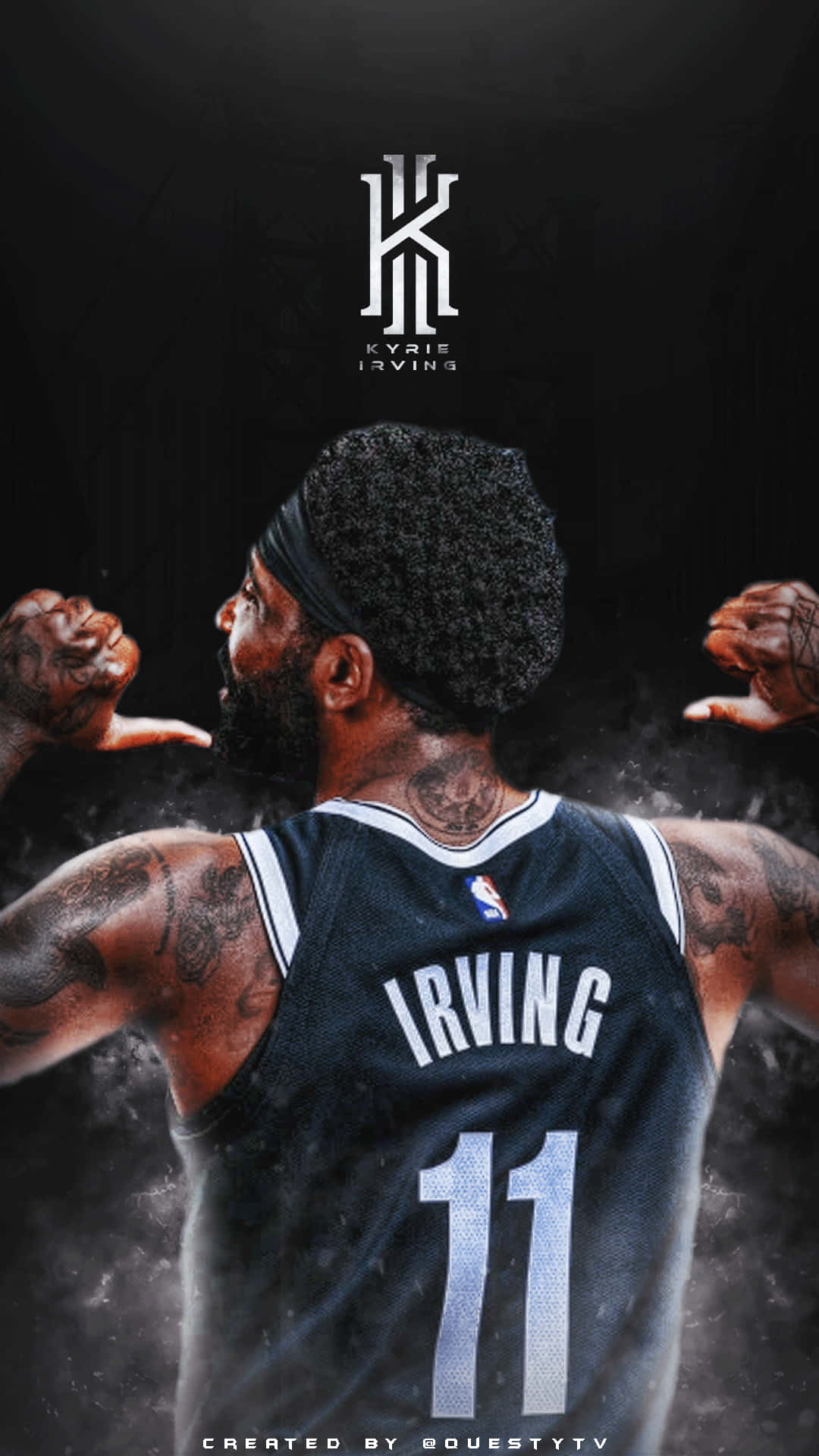 Kyrie Irving 活出最棒的生活 壁紙 — 一名身穿黑色球衣、背號11號、背後印有艾榮名字的籃球運動員，在黑暗煙霧背景中張開雙臂站立。