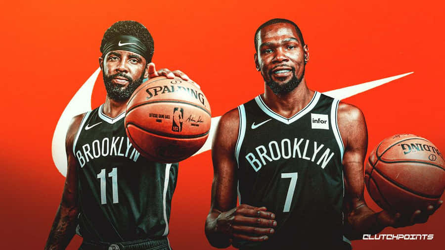 Kyrie Irving時尚穿搭展現酷感 壁紙 — 兩名身穿黑色球衣的布魯克林籃網籃球運動員在一個帶有大型白色Nike標誌的大膽紅色背景前自信地擺姿勢。