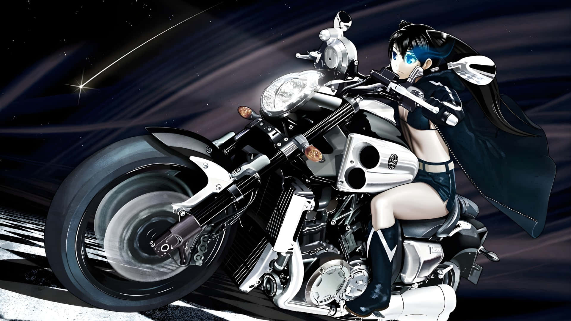  壁紙 — 藍眼睛的動漫女孩騎著銀色電單車，在星光燦爛的夜空中飛馳，帶有動態模糊效果。