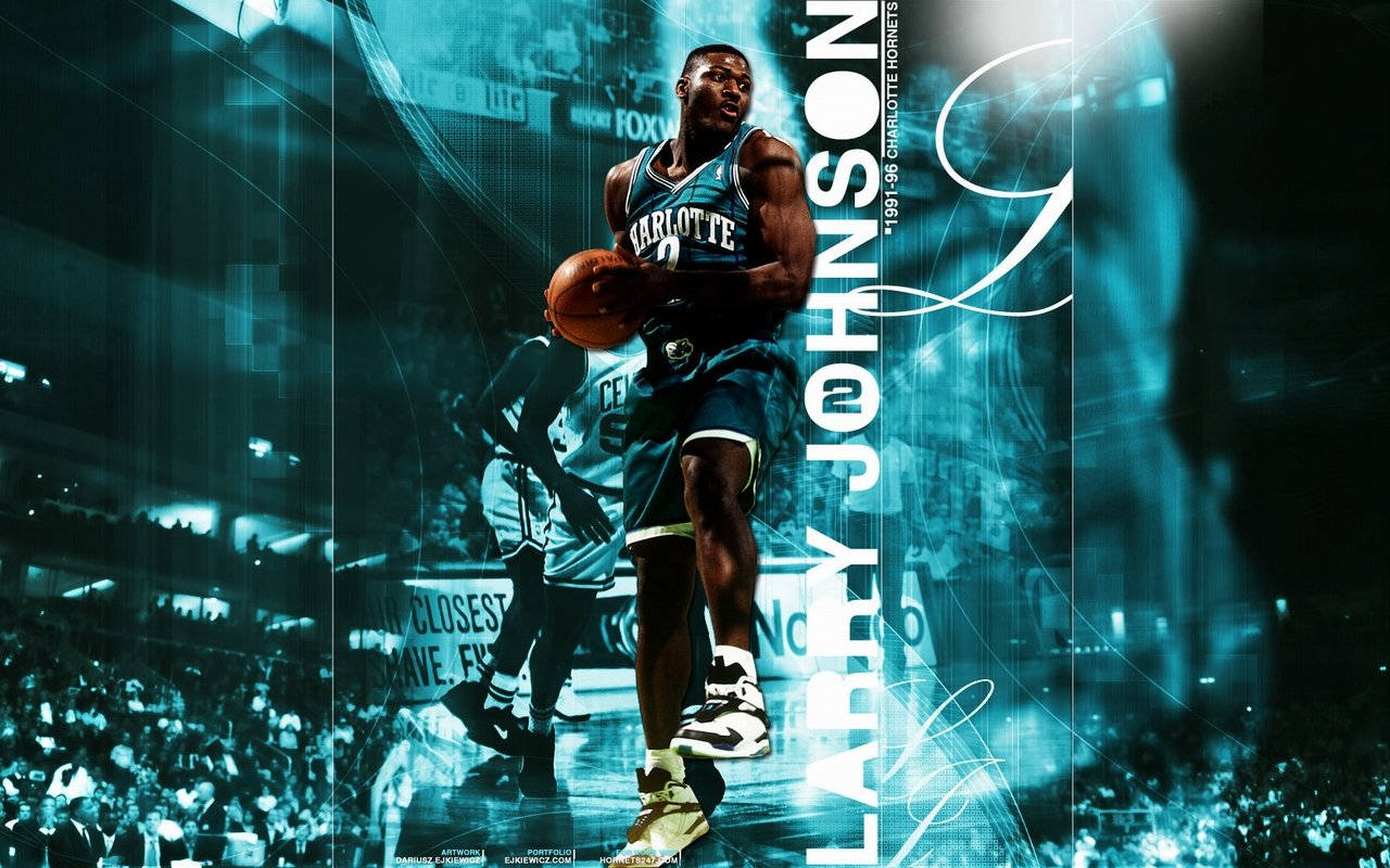 夏洛特黃蜂隊 Larry Johnson 壁紙 — 一位身穿夏洛特黃蜂隊球衣的動感籃球運動員，在明亮的場館燈光下，以青綠色和黑色的數位藝術風格運球。