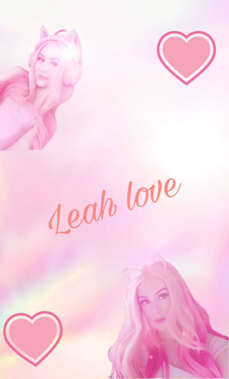 兩張帶有貓耳和粉紅心形的女性圖片，放在粉彩背景上，並附有文字Leah love。
