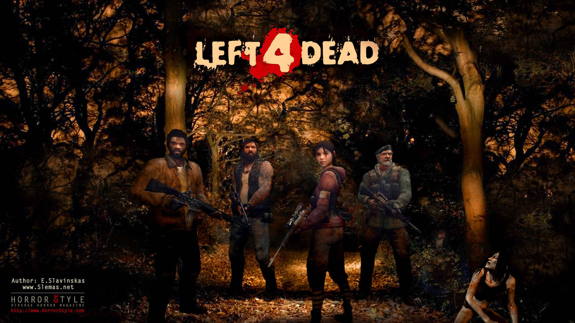 Left 4 Dead 森林中的生存者 壁紙 — 四名武裝倖存者站在黑暗的森林中，一隻殭屍在發光的 'Left 4 Dead' 標誌下向前爬行。