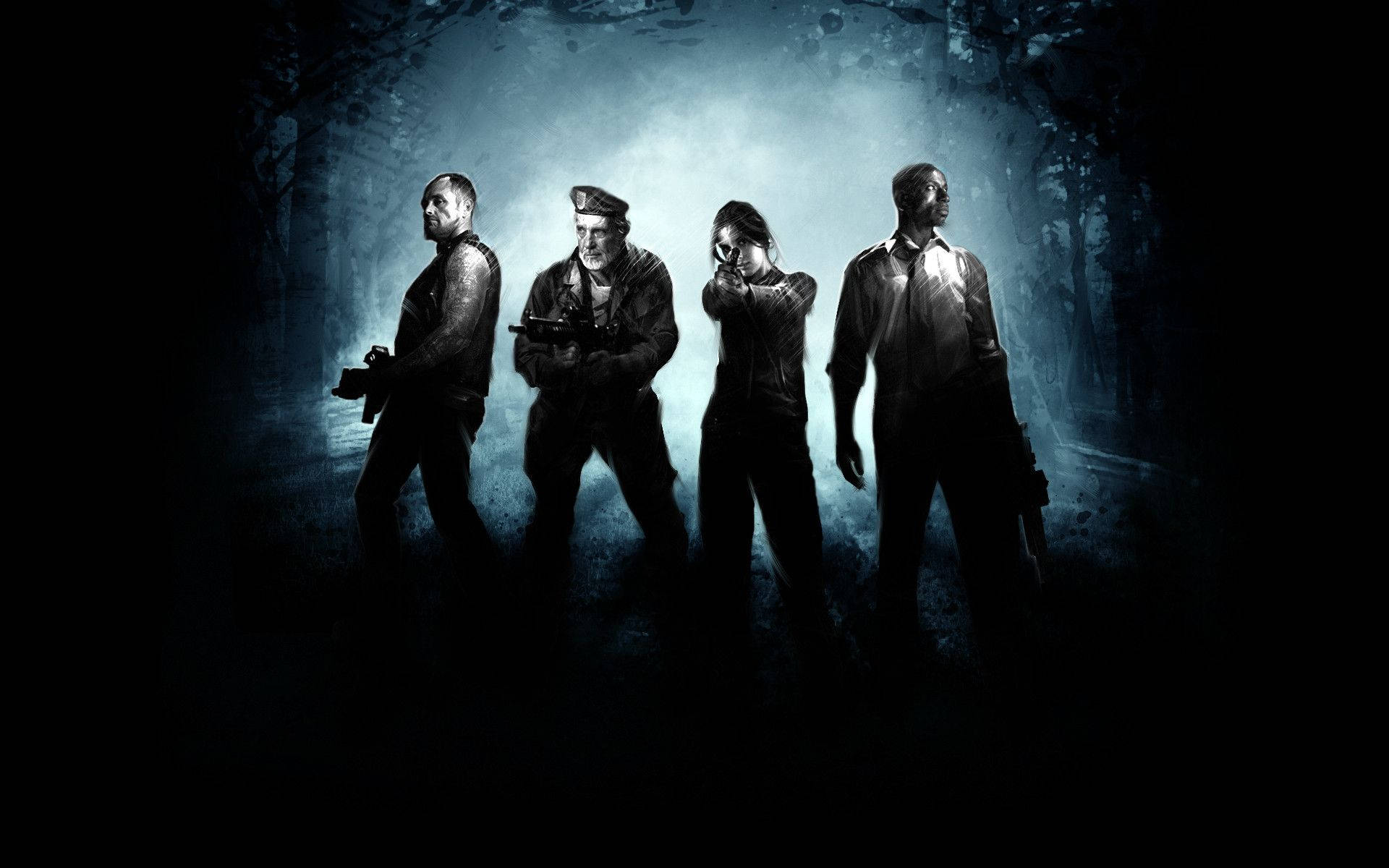 Left 4 Dead 生存者群像 壁紙 — 四個武裝人物站在陰森藍光下的黑暗森林中，在霧氣瀰漫的背景襯托下形成剪影。