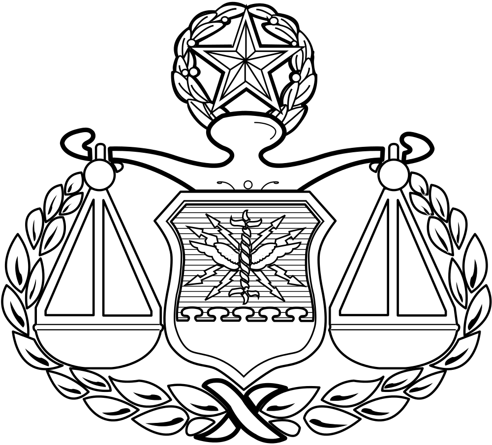 Legal Symbol Scales of Justice 壁紙 — 黑白徽章，正義天秤兩側有盾牌，盾牌上有帶翼的雙蛇杖，頂部有星星和月桂花環。
