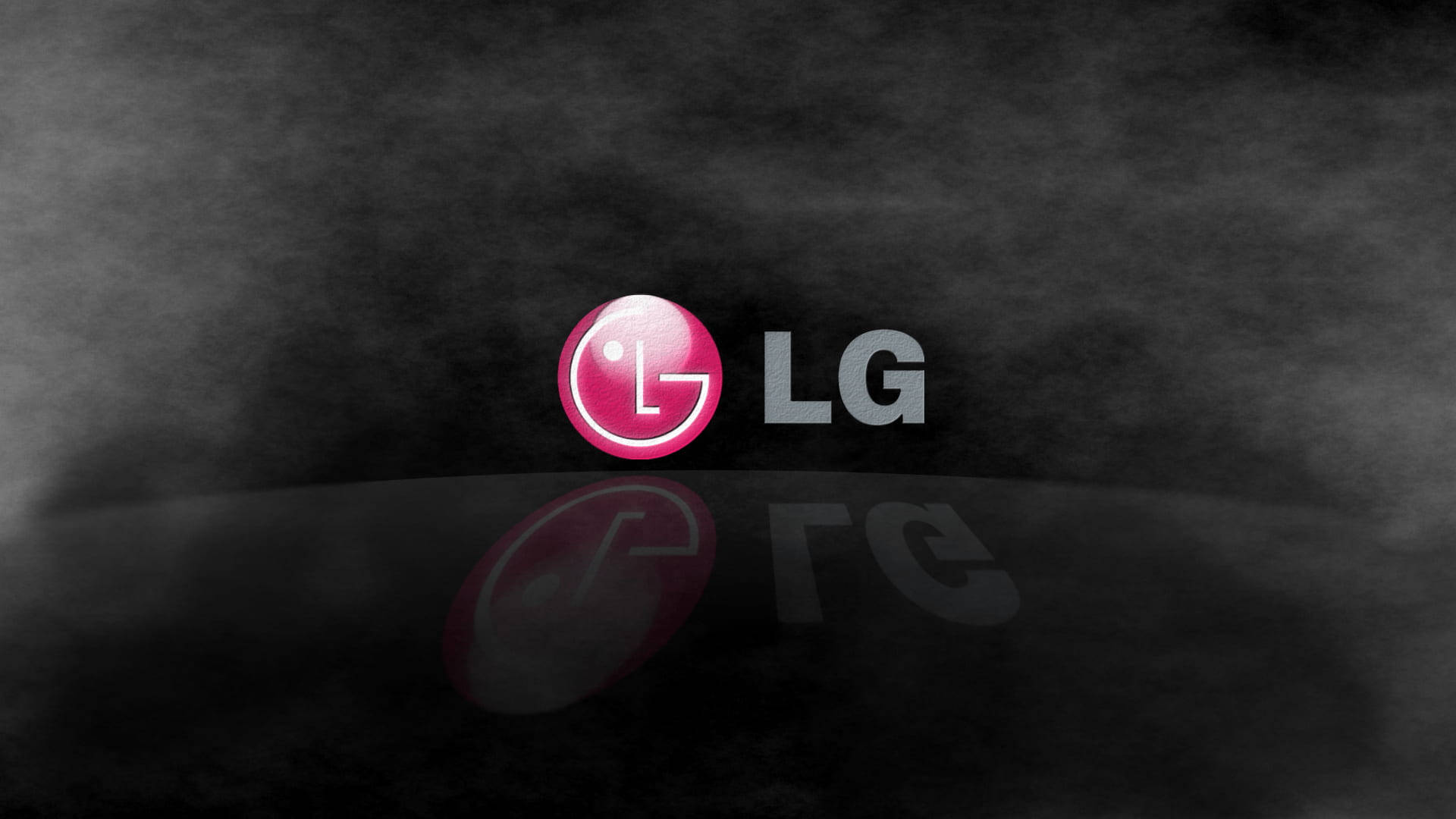 Logo 桌布 壁紙 — LG 標誌在深色煙霧表面上發出粉紅色光芒，下方有清晰倒影。
