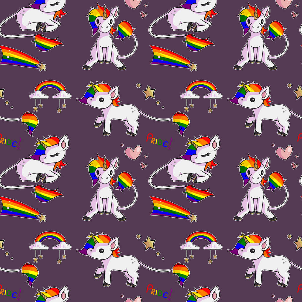 可愛LGBT獨角獸旗幟 壁紙 — 可愛的卡通獨角獸，帶有彩虹鬃毛和尾巴，在帶有心形和星星的深紫色背景上留下彩虹痕跡。