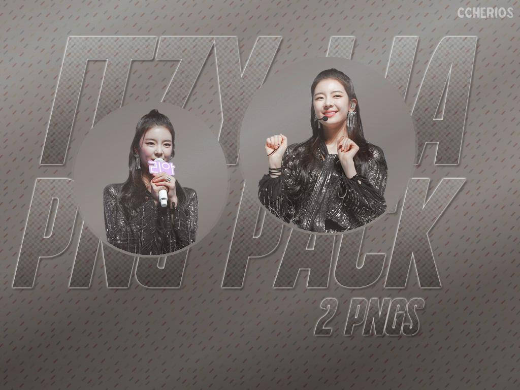 Lia ITZY PNG套裝（灰色） 壁紙 — 兩位身穿閃亮黑色服裝的K-pop女偶像，在帶有紋理的灰色背景上自信地擺姿勢，並配有大型風格化文字。