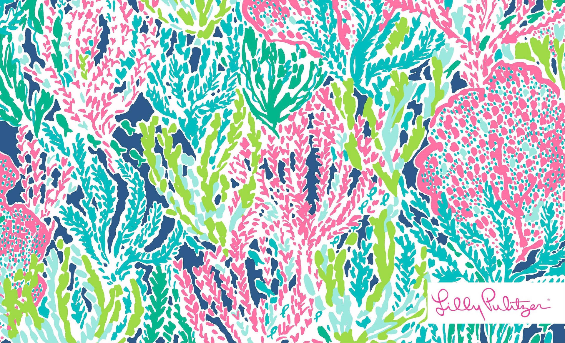 色彩繽紛的珊瑚礁圖案壁紙，帶有 Lily Pulitzer 標誌。