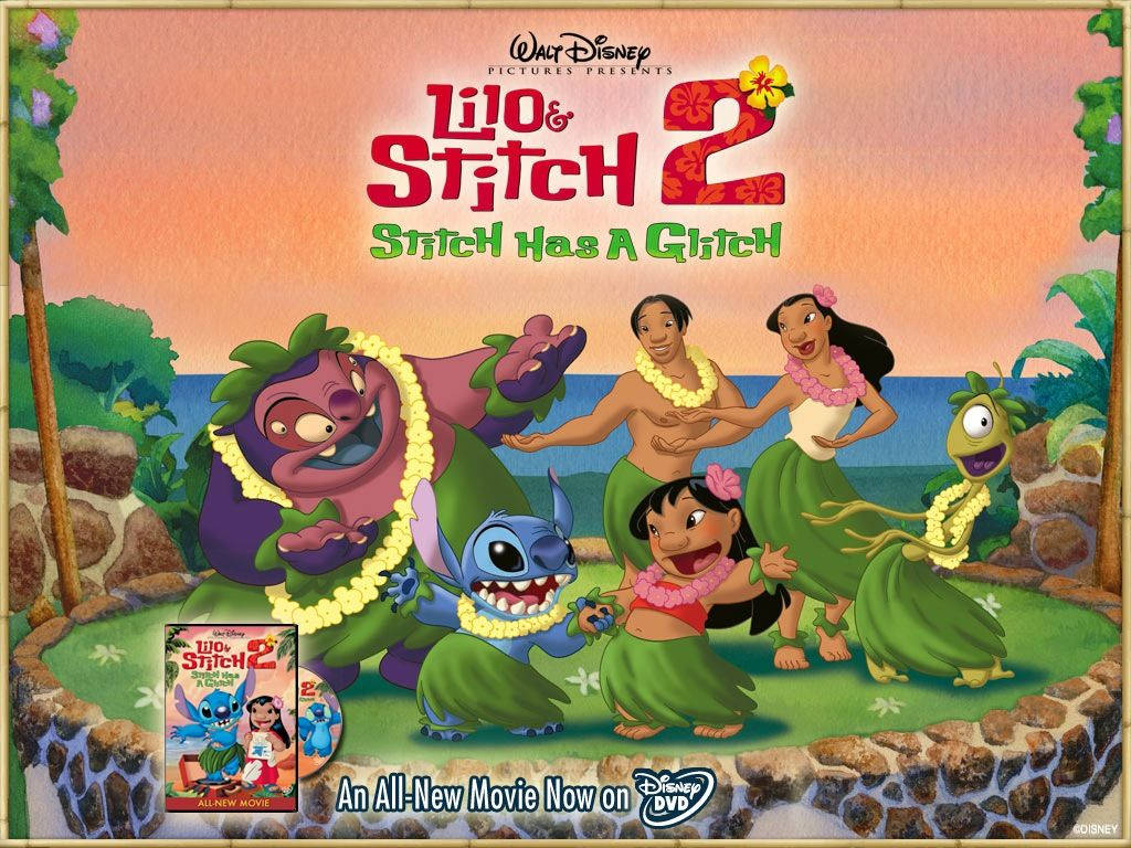 Lilo、Stitch 和朋友們在夏威夷海灘上，夕陽下戴著花環和草裙跳舞。